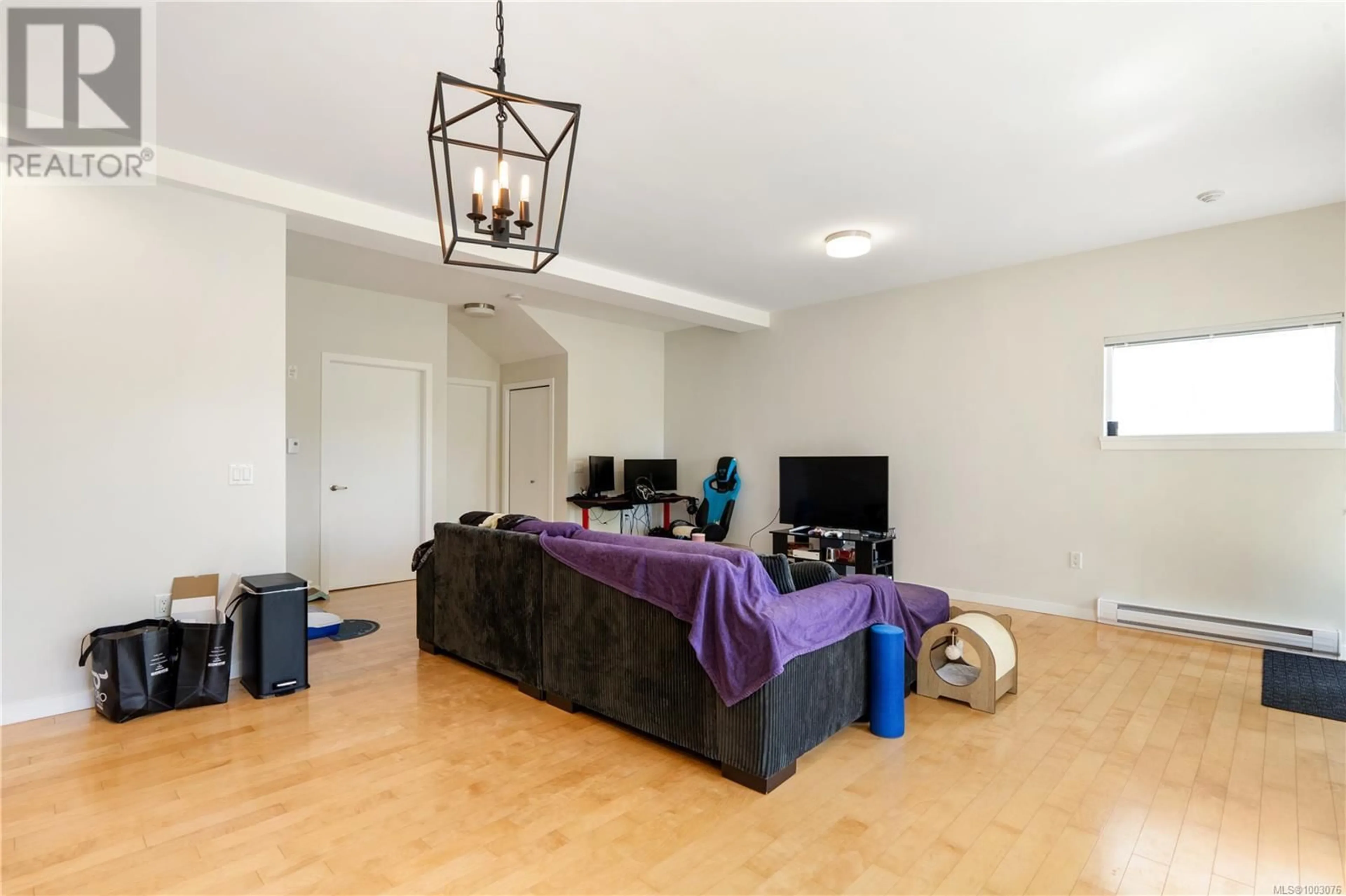 Unknown for 104 - 4050 DOUGLAS STREET, Saanich British Columbia V8X0A5