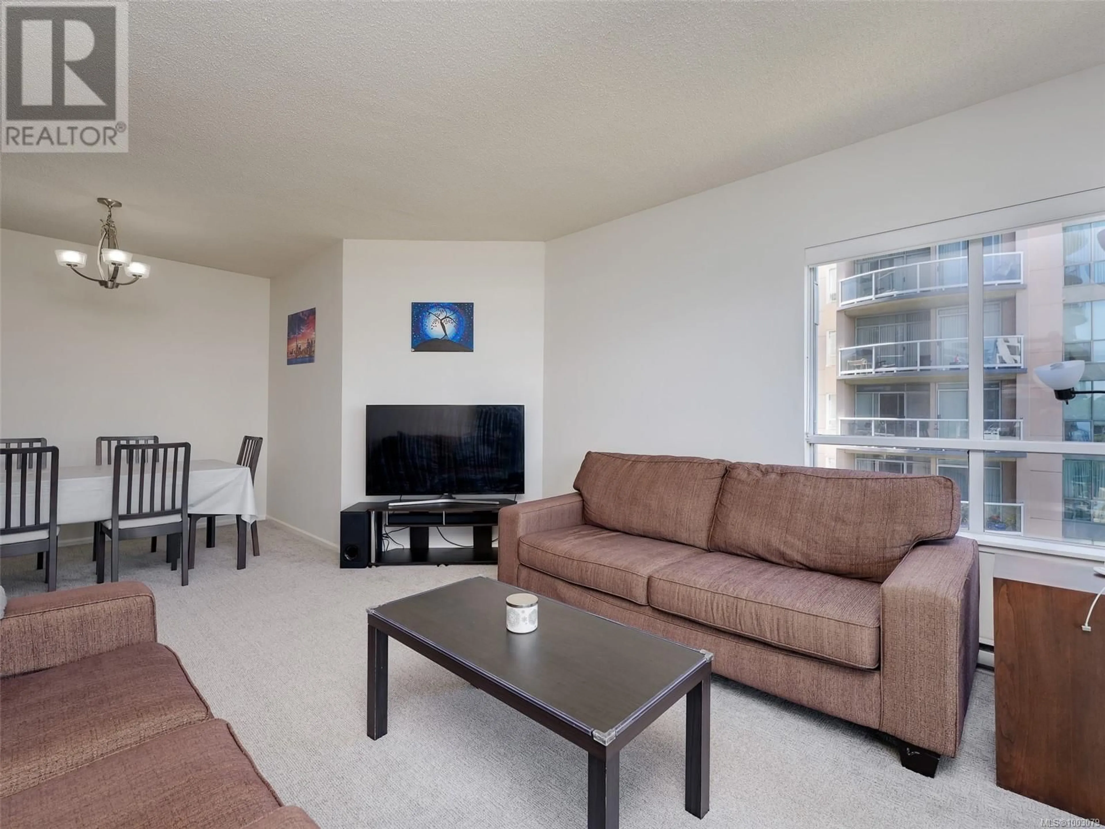 Living room with furniture, unknown for 804 - 1020 VIEW STREET, Victoria British Columbia V8V4Y4
