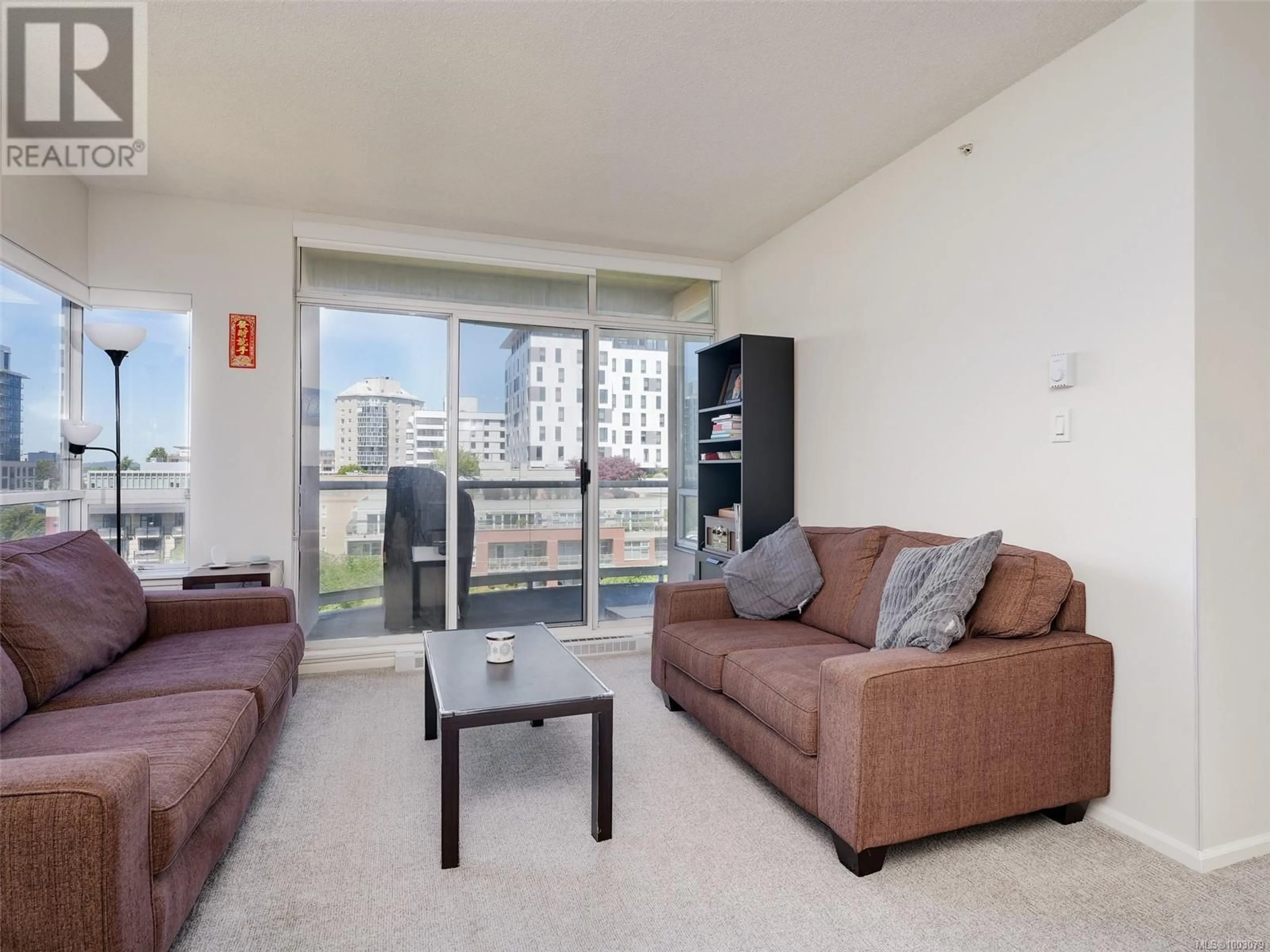 Living room with furniture, unknown for 804 - 1020 VIEW STREET, Victoria British Columbia V8V4Y4