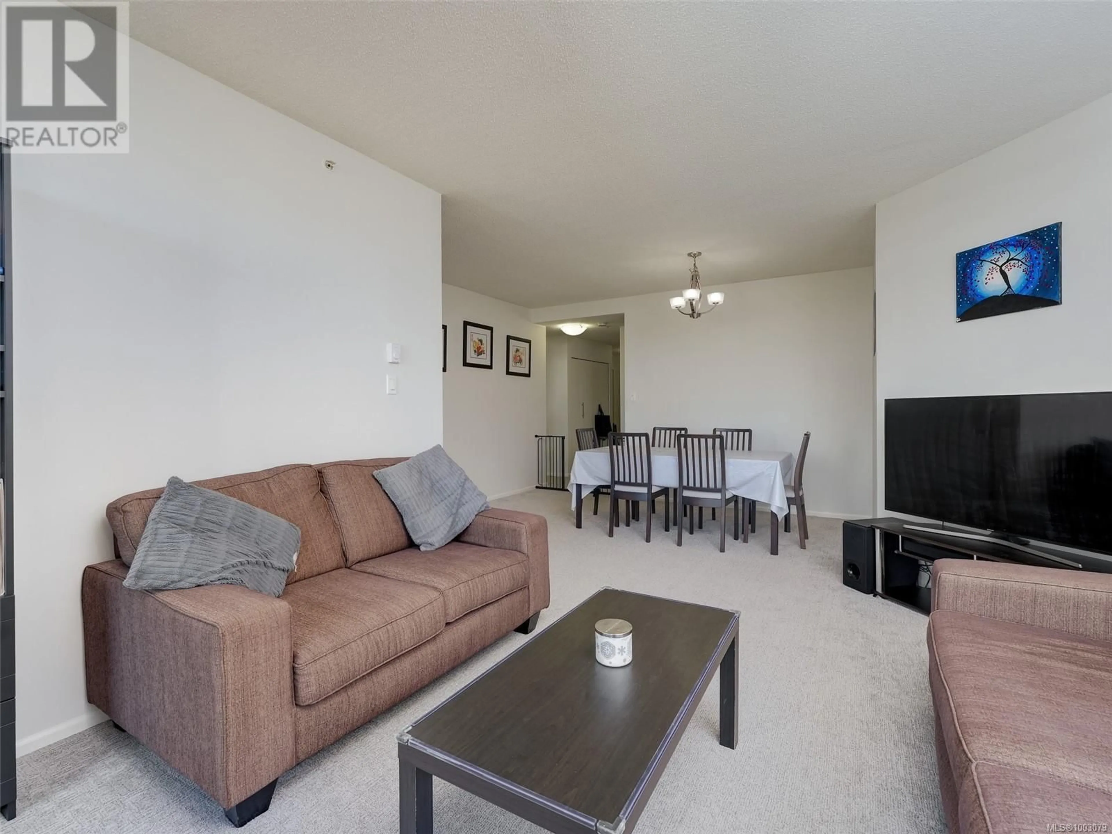Living room with furniture, unknown for 804 - 1020 VIEW STREET, Victoria British Columbia V8V4Y4