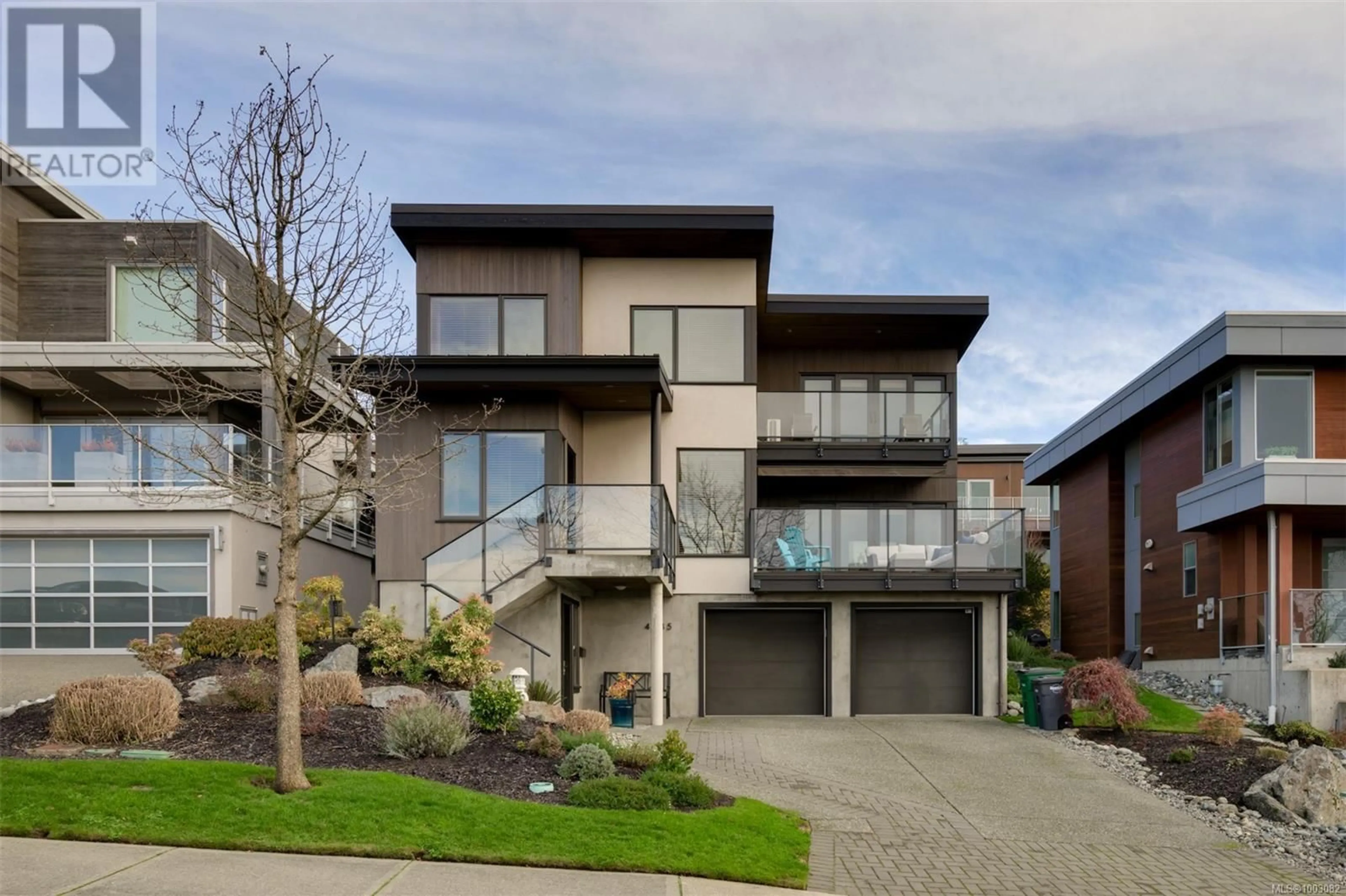 Home with vinyl exterior material, street for 4035 RAINBOW STREET, Saanich British Columbia V8X2A8