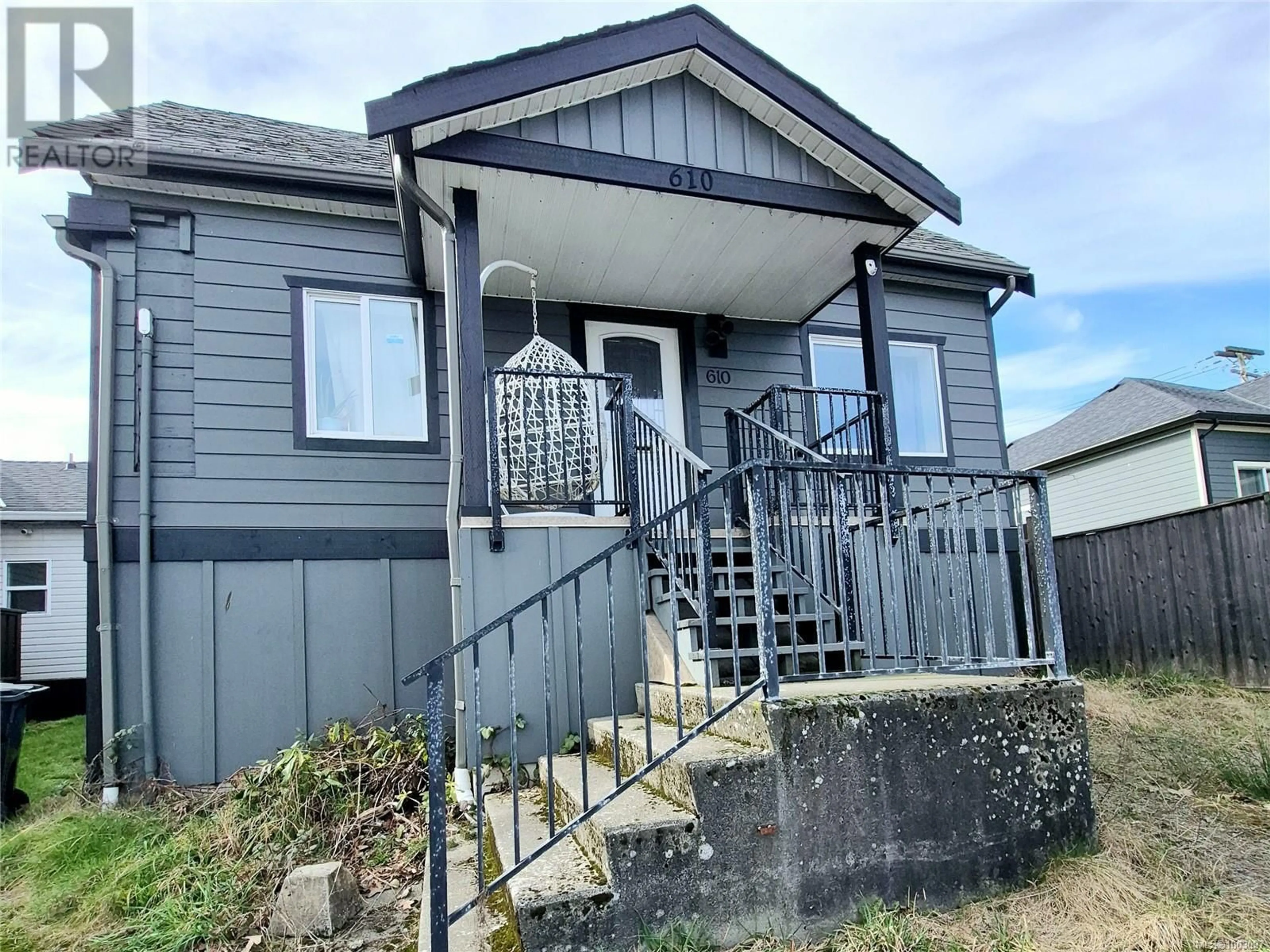 A pic from outside/outdoor area/front of a property/back of a property/a pic from drone, street for 610 NICOL STREET, Nanaimo British Columbia V9R4T9