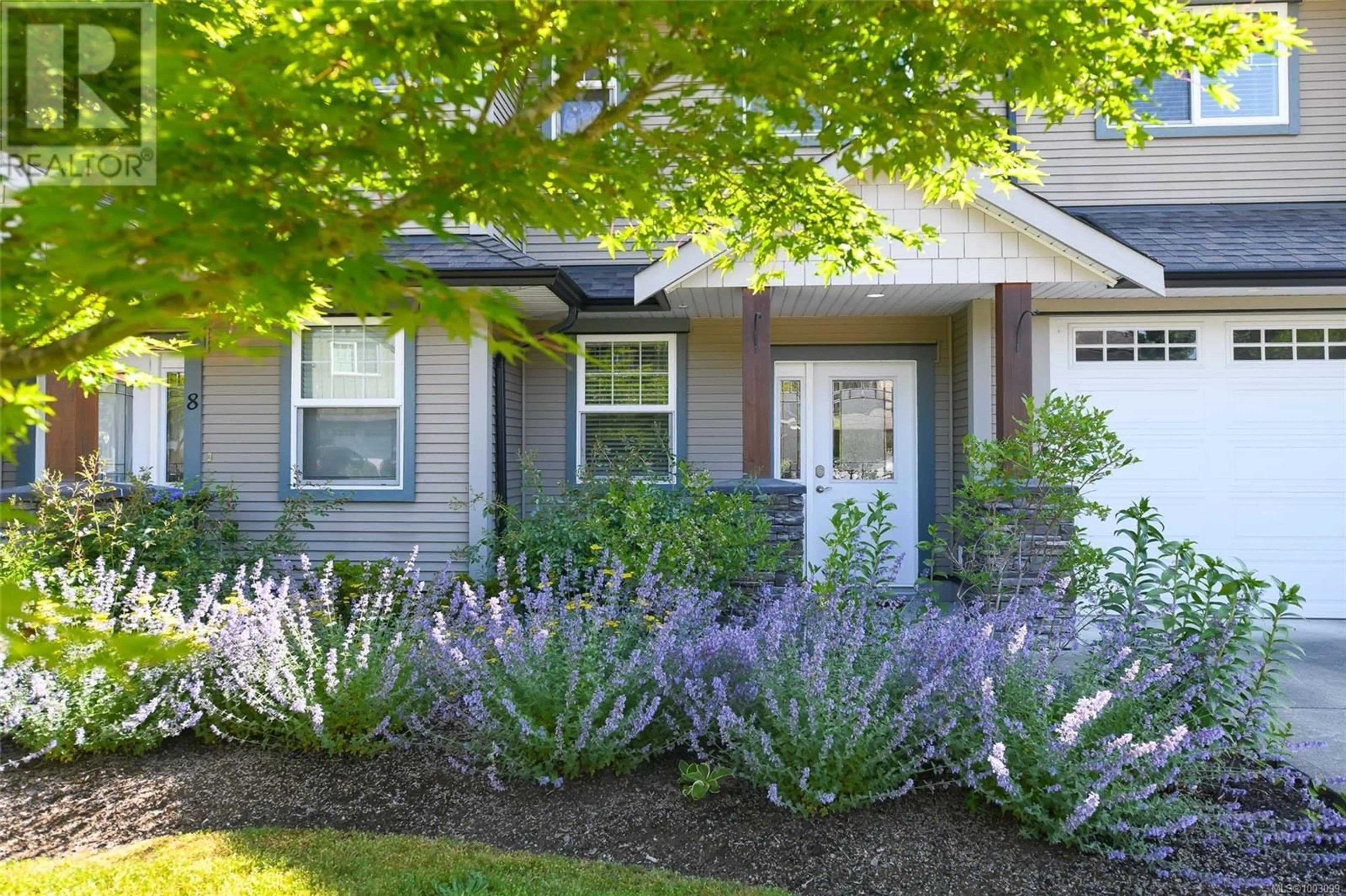 Home with vinyl exterior material, street for 10 - 2112 CUMBERLAND ROAD, Courtenay British Columbia V9N2E9