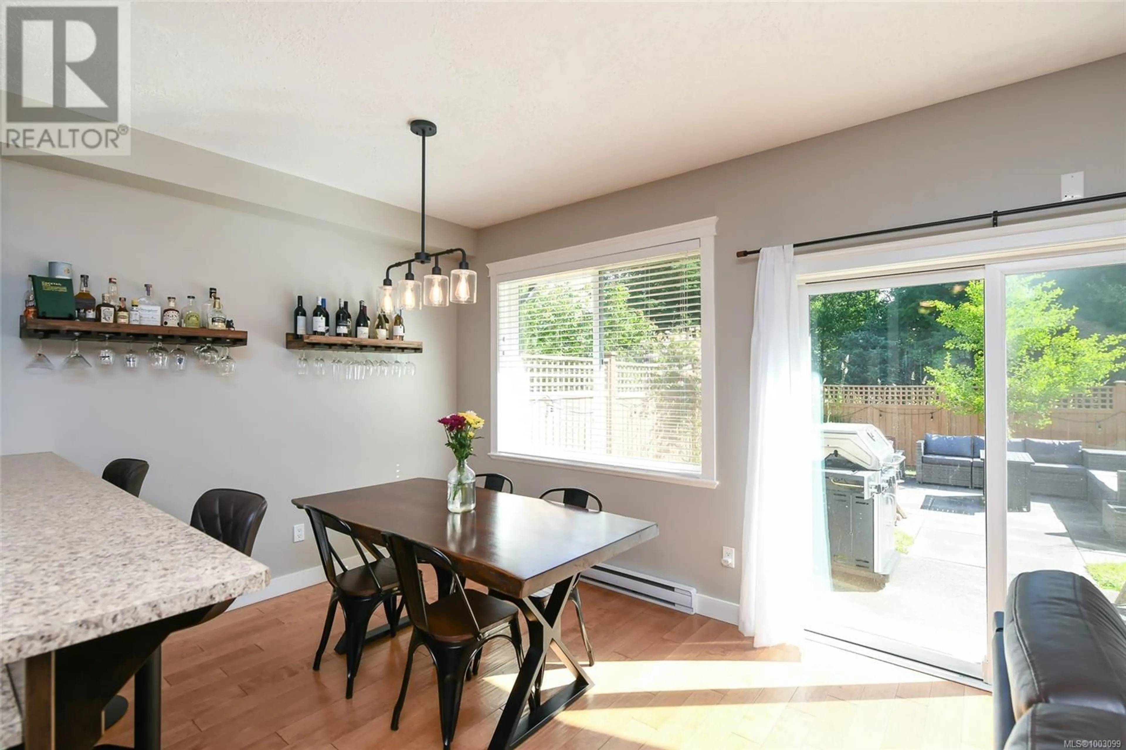Dining room, wood/laminate floor for 10 - 2112 CUMBERLAND ROAD, Courtenay British Columbia V9N2E9