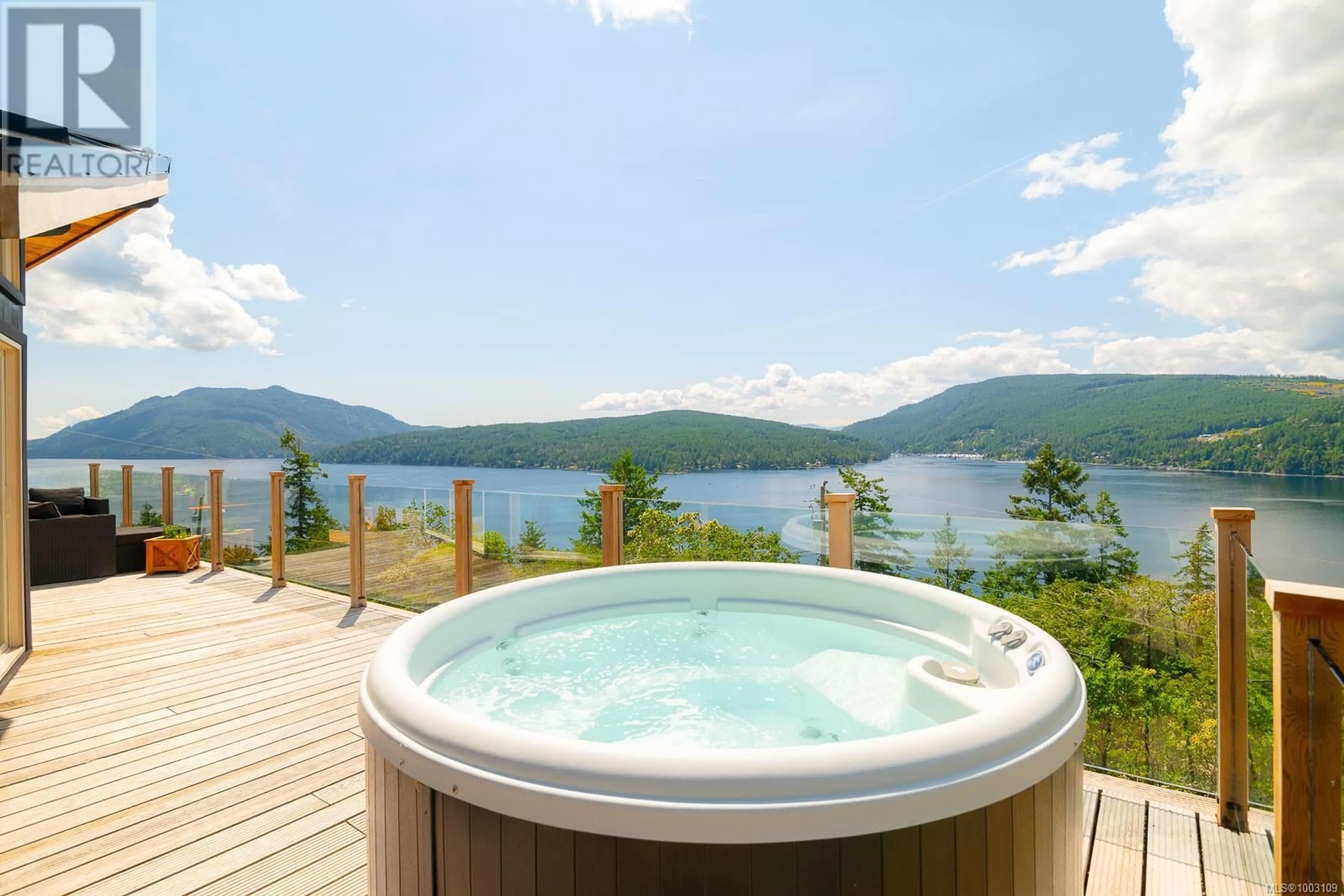 Patio, water/lake/river/ocean view for 543 BAYVIEW PLACE, Duncan British Columbia V9L5X7