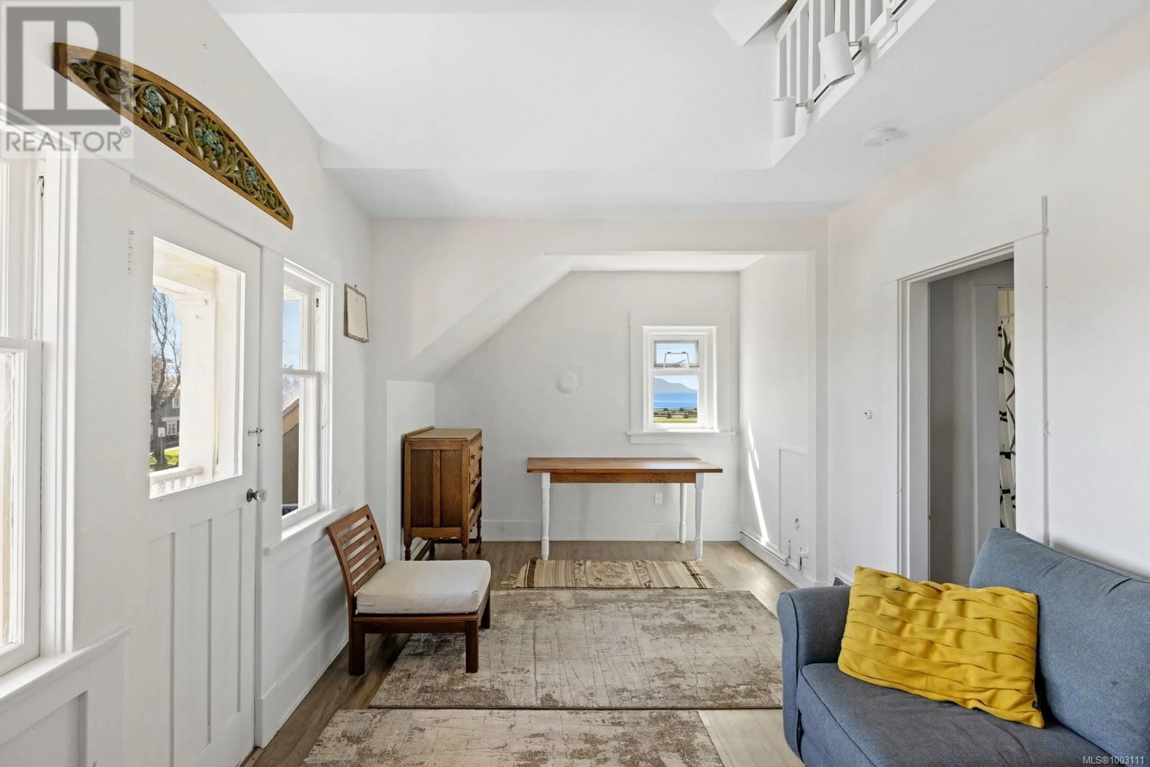 Indoor entryway for 16 HOWE STREET, Victoria British Columbia V8V4K3