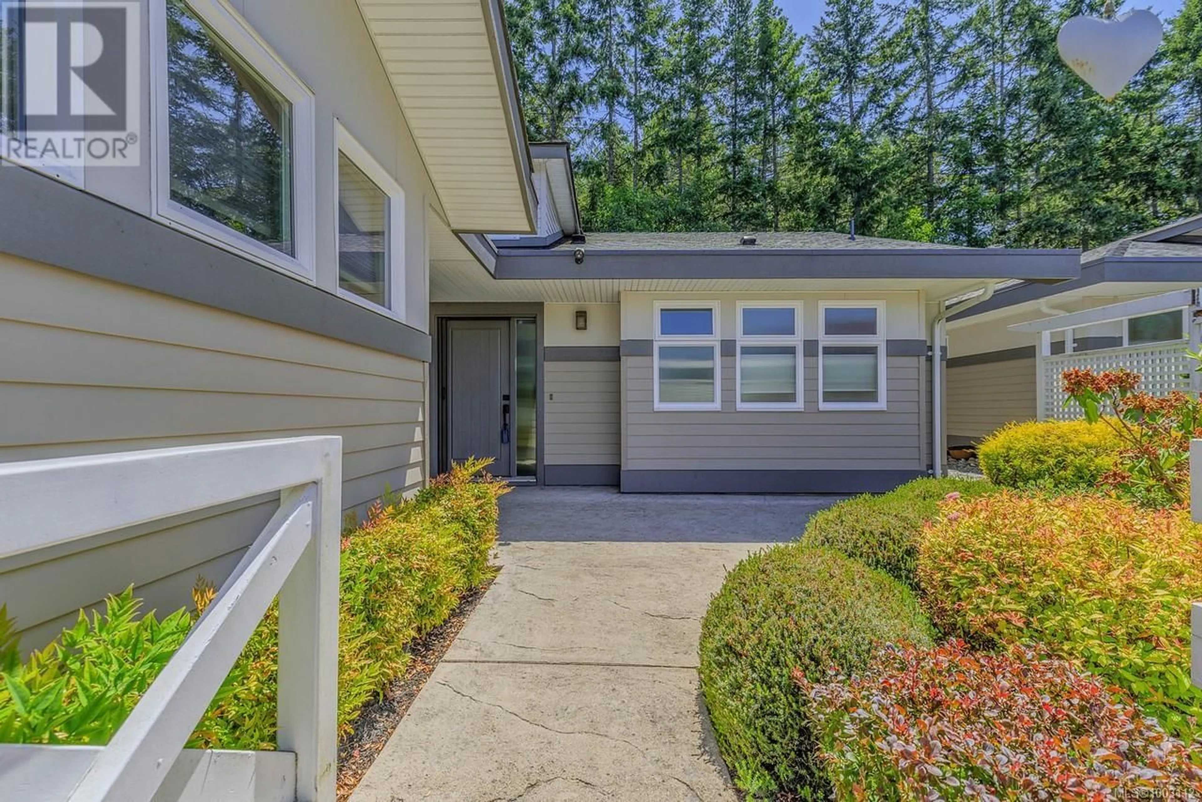 Home with vinyl exterior material, street for 44 - 500 CORFIELD STREET, Parksville British Columbia V9P0A8