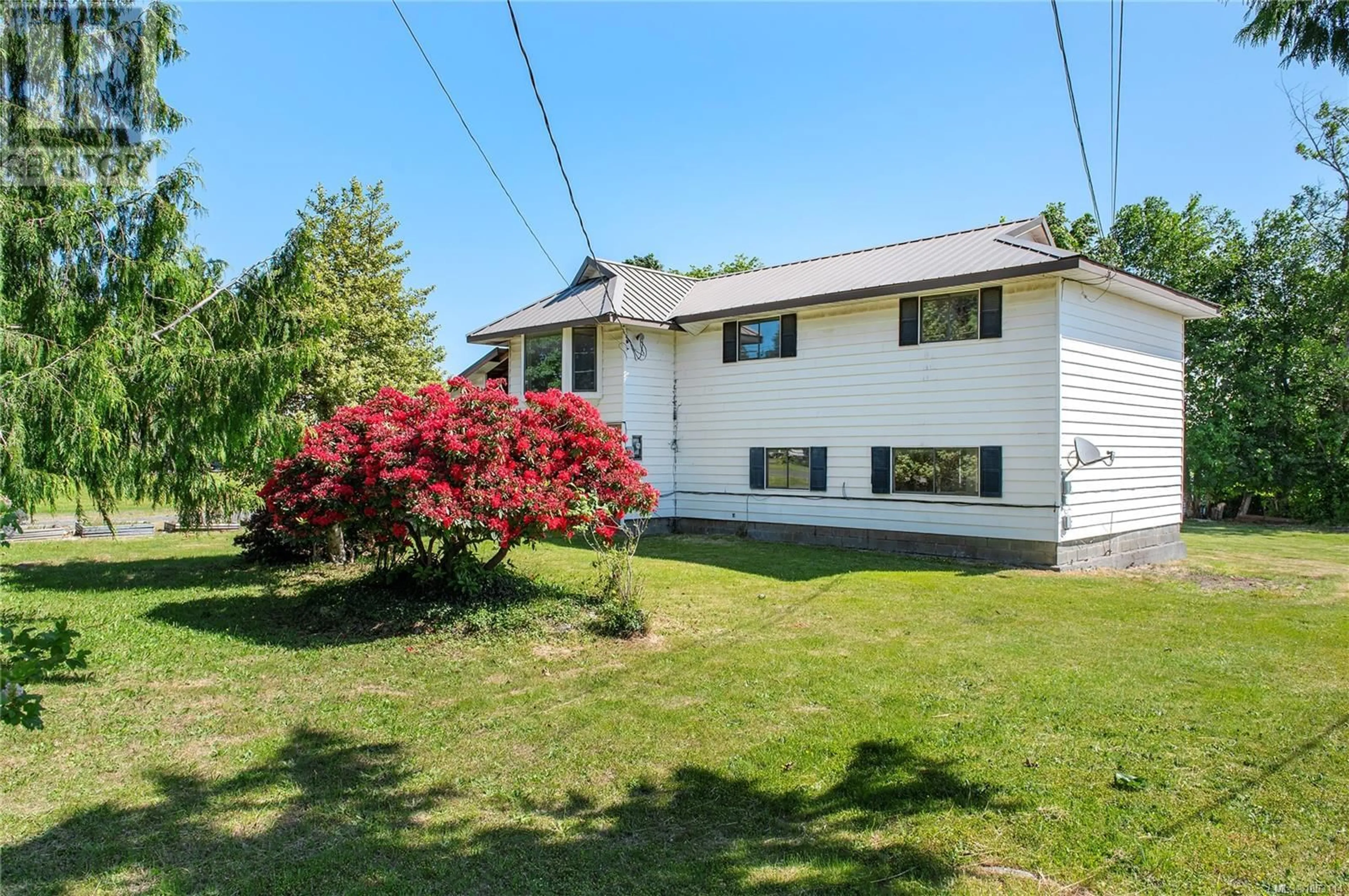 A pic from outside/outdoor area/front of a property/back of a property/a pic from drone, street for 4345 BARCLAY ROAD, Campbell River British Columbia V9W4Y8