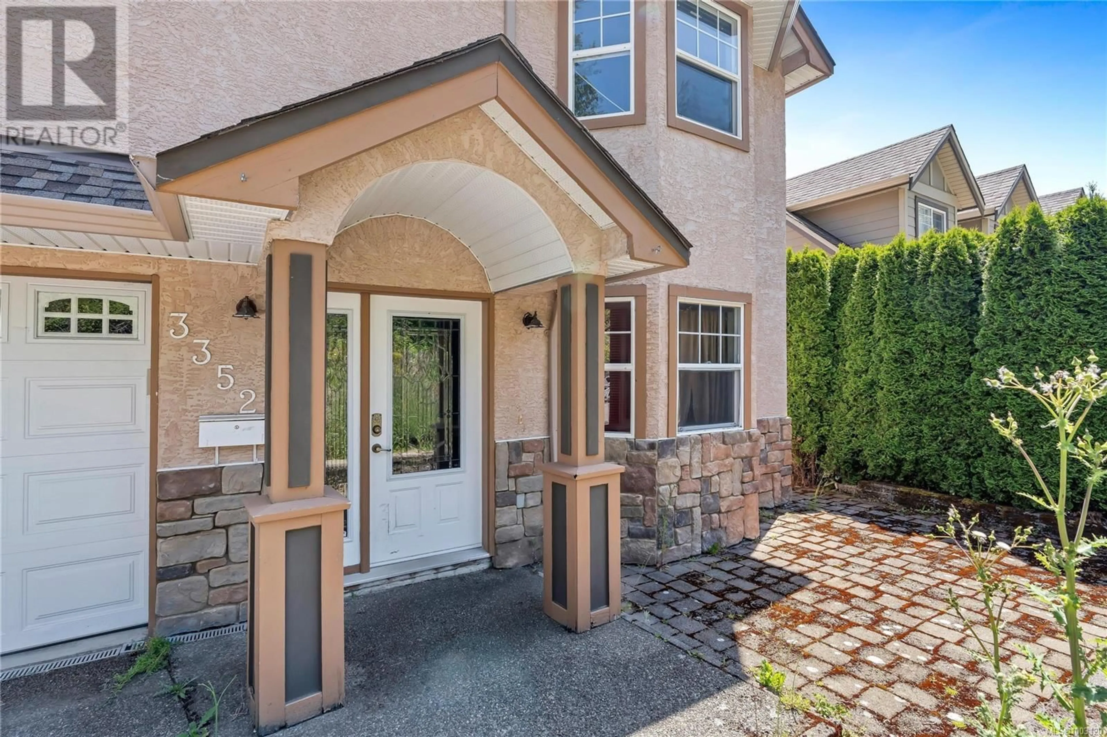 Indoor entryway for 3352 RAVENWOOD ROAD, Colwood British Columbia V9C2X4