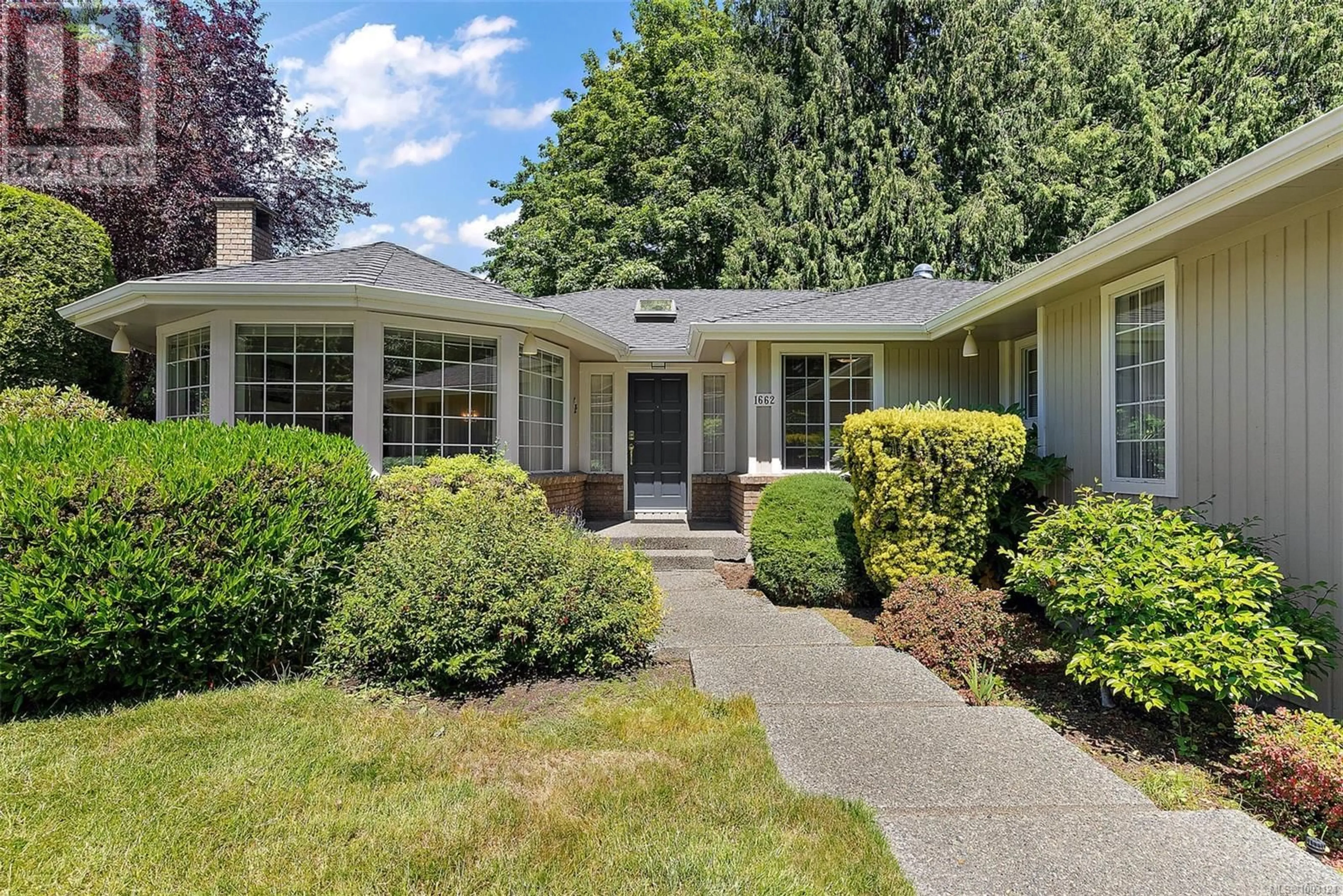 Home with vinyl exterior material, street for 1662 DEAN PARK ROAD, North Saanich British Columbia V8L4Y7