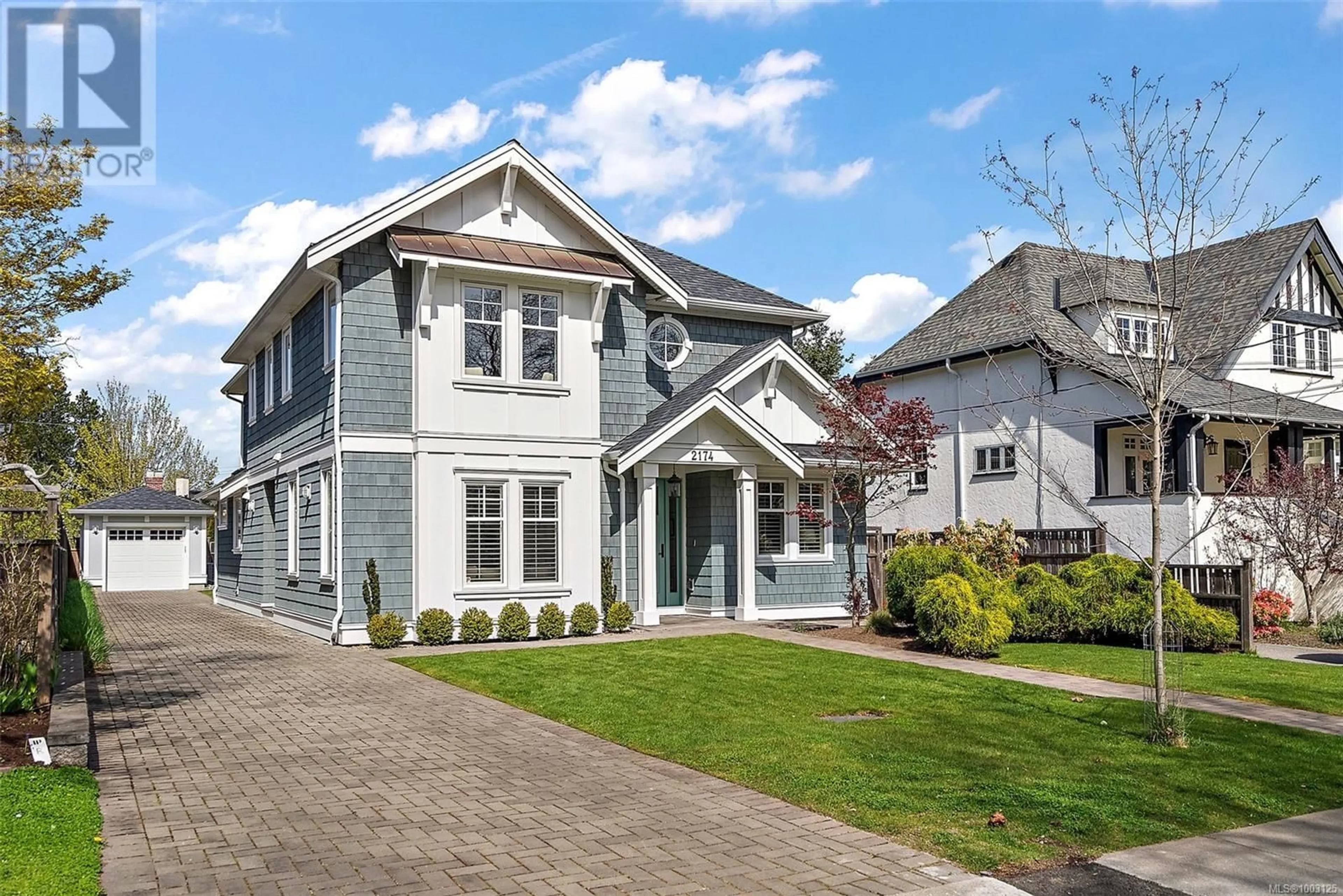 Home with vinyl exterior material, street for 2174 BEAVERBROOKE STREET, Oak Bay British Columbia V8S2W2