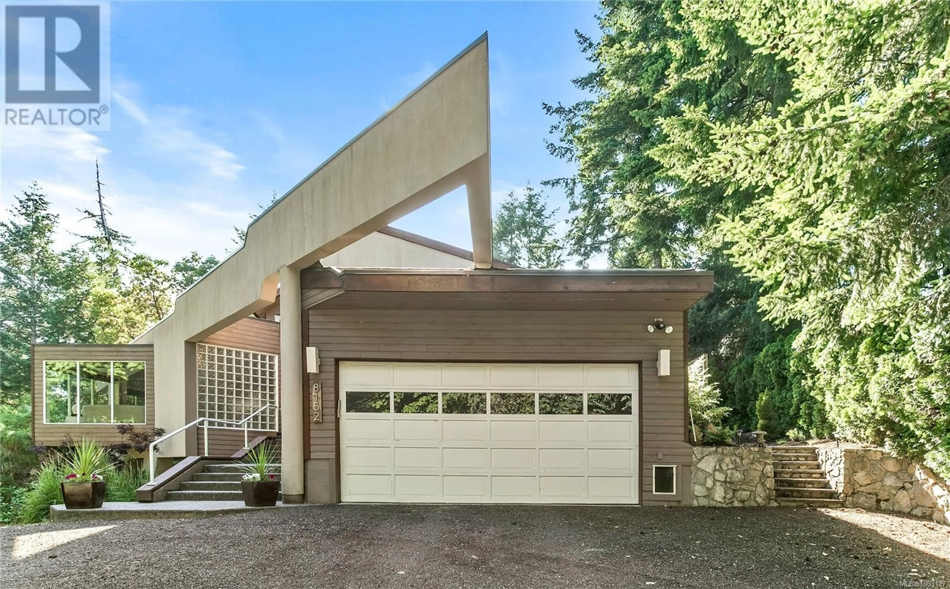 Indoor garage for 8152 WOODWYN TERRACE, Central Saanich British Columbia V8M1S2