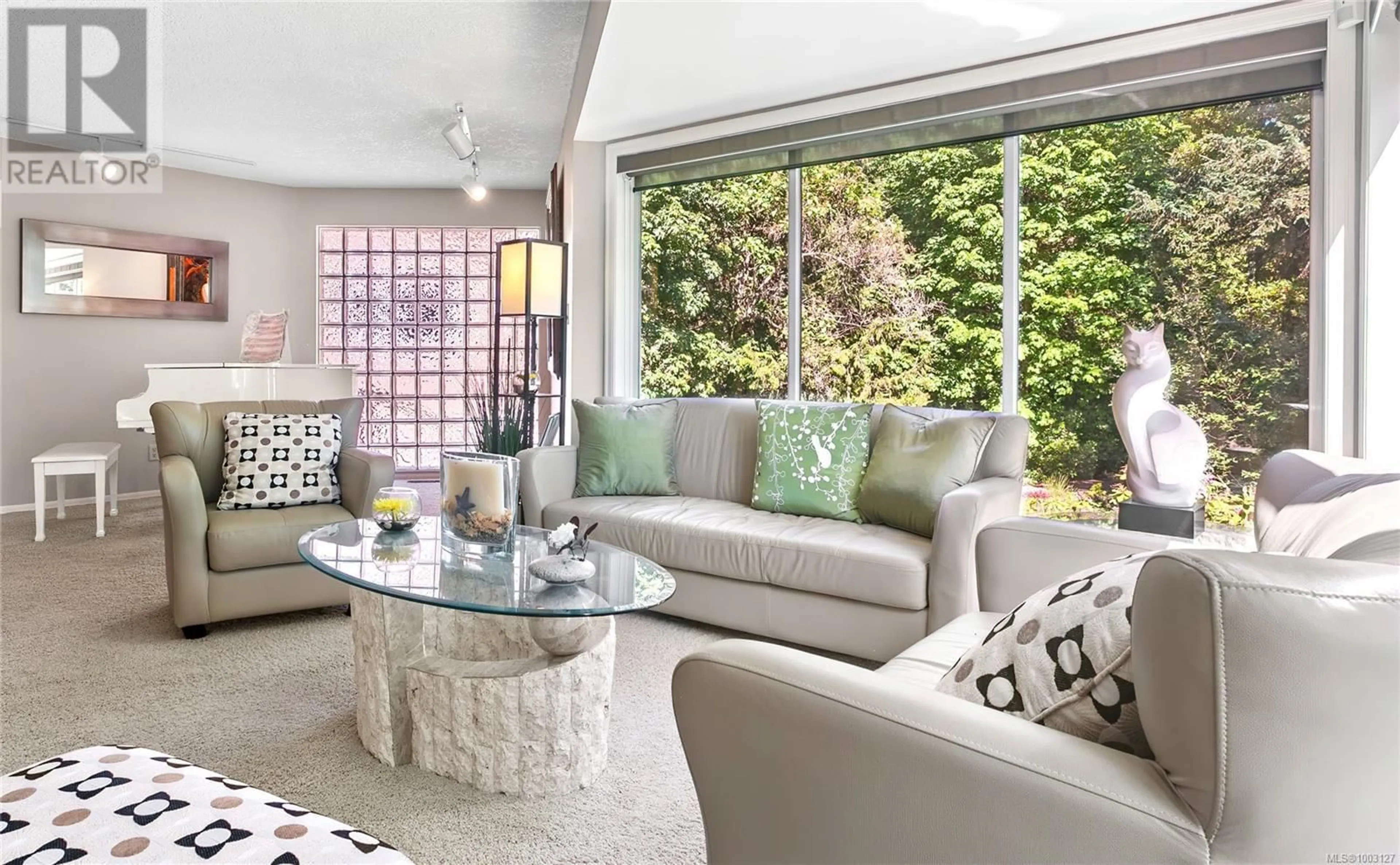 Living room with furniture, unknown for 8152 WOODWYN TERRACE, Central Saanich British Columbia V8M1S2