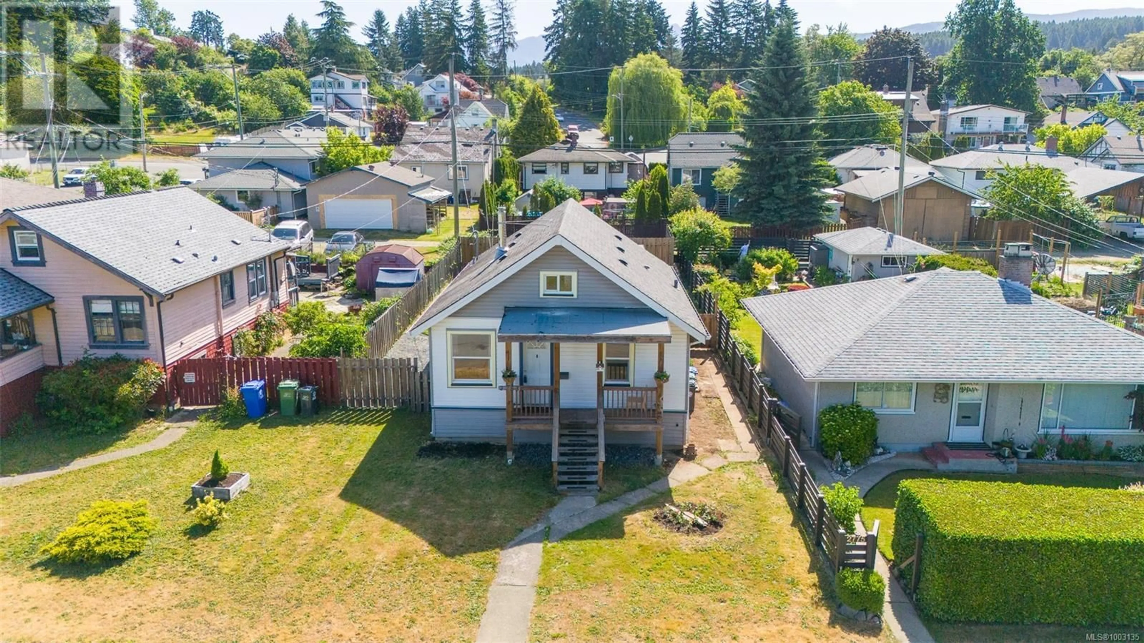 A pic from outside/outdoor area/front of a property/back of a property/a pic from drone, street for 2783 5TH AVENUE, Port Alberni British Columbia V9Y2E9