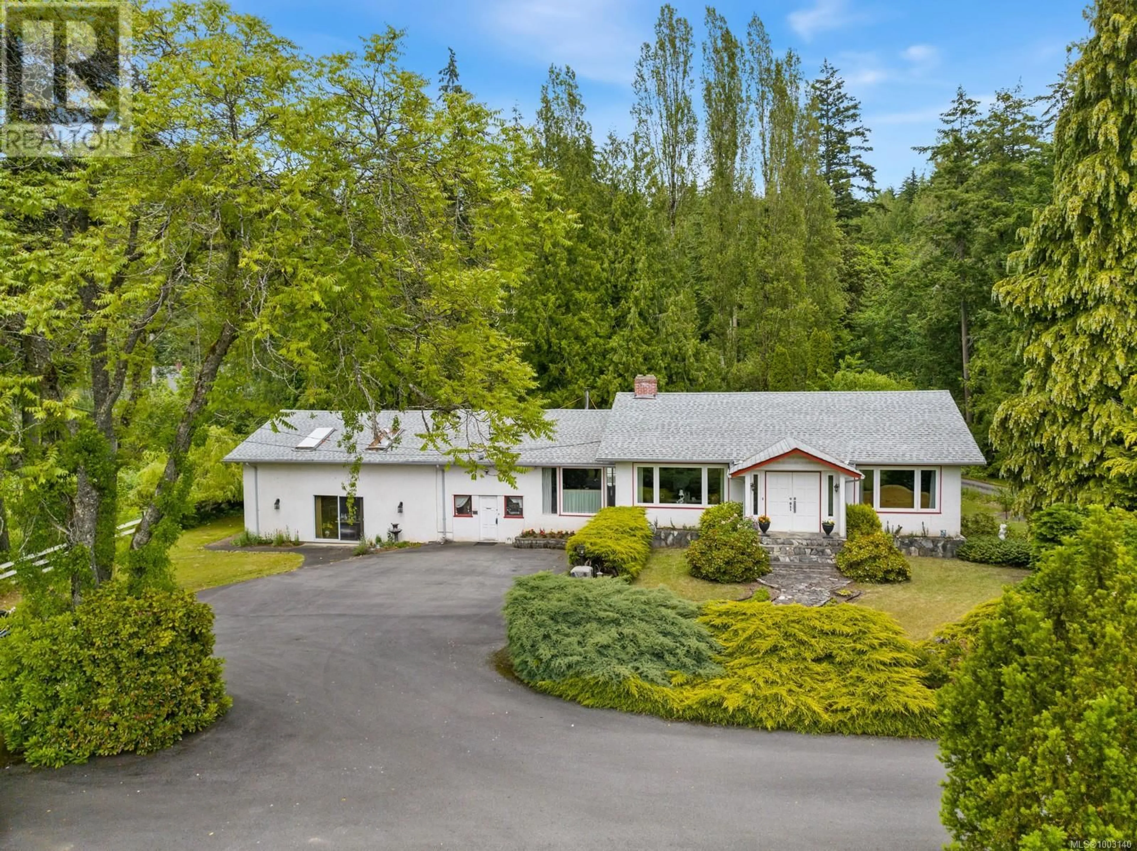 A pic from outside/outdoor area/front of a property/back of a property/a pic from drone, unknown for 3367 TRANS CANADA HIGHWAY, Cobble Hill British Columbia V0R1L7