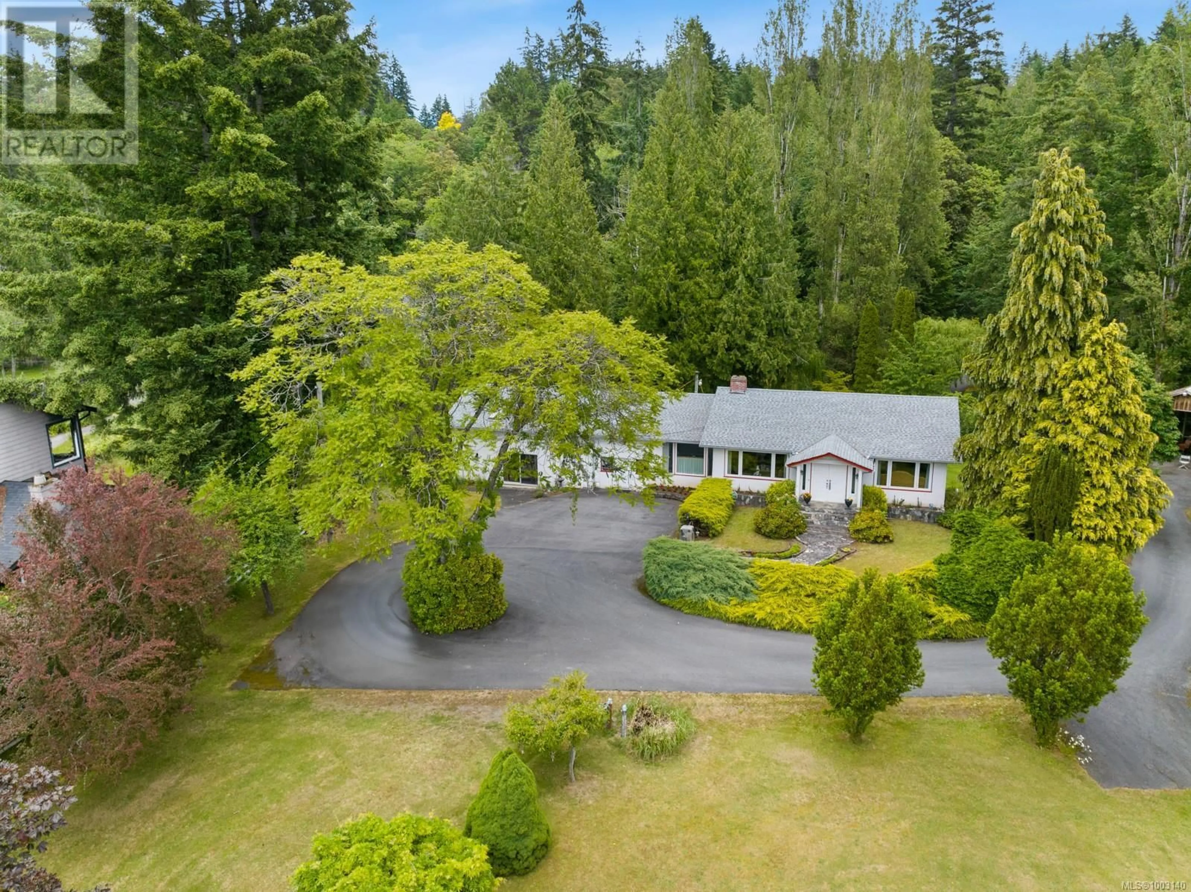 A pic from outside/outdoor area/front of a property/back of a property/a pic from drone, unknown for 3367 TRANS CANADA HIGHWAY, Cobble Hill British Columbia V0R1L7