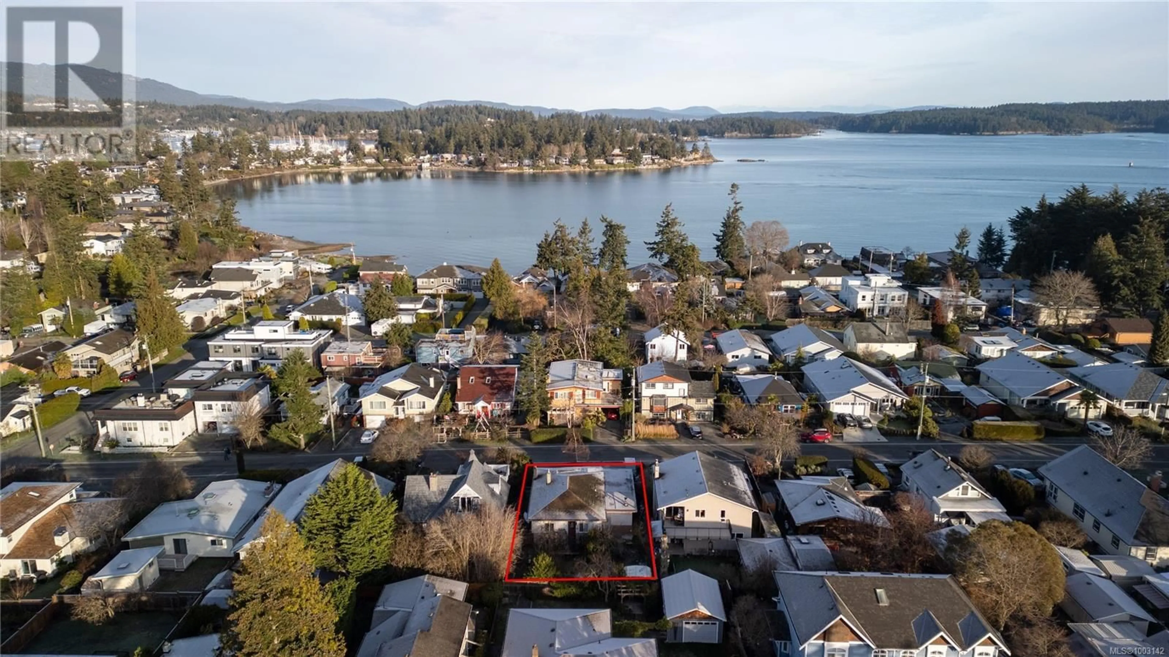 A pic from outside/outdoor area/front of a property/back of a property/a pic from drone, water/lake/river/ocean view for 2425 AMELIA AVENUE, Sidney British Columbia V8L2J4