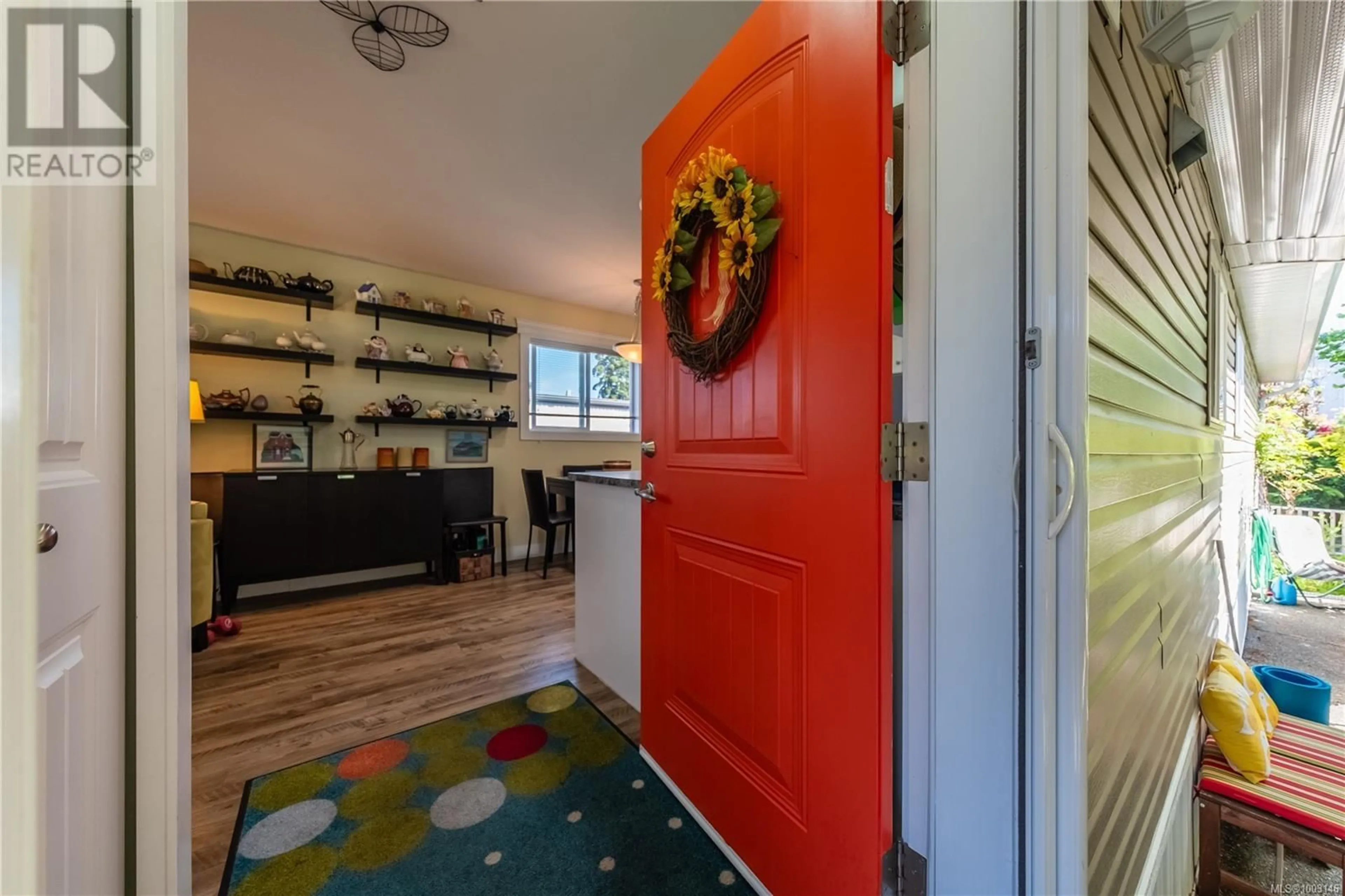 Indoor entryway for 4 - 10980 WESTDOWNE ROAD, Ladysmith British Columbia V9G1X2