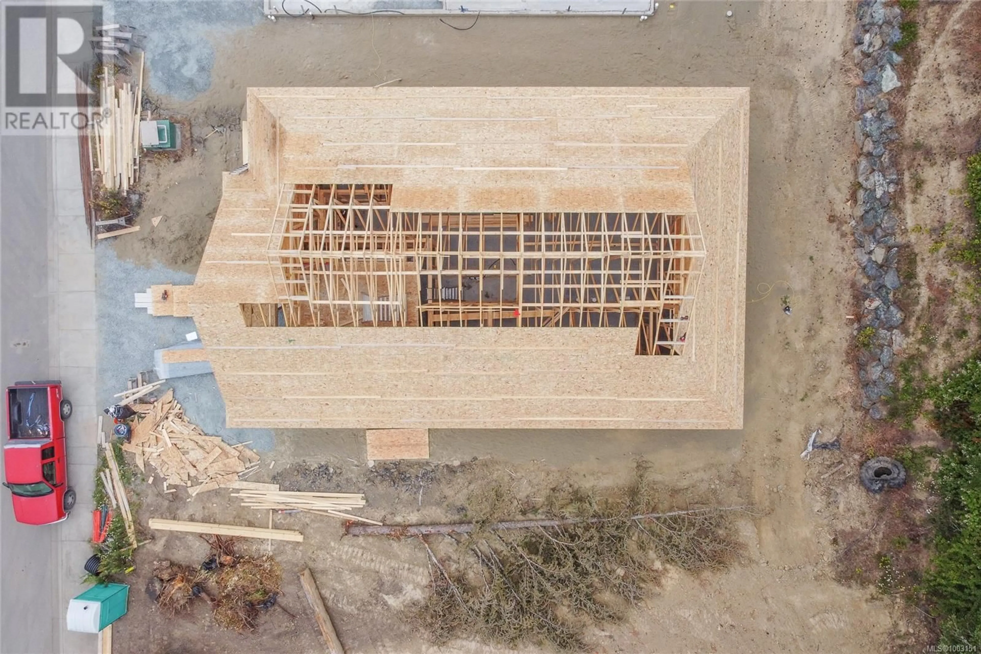 A pic from outside/outdoor area/front of a property/back of a property/a pic from drone, building for 2033 OAKHILL PLACE, Duncan British Columbia V9L0J2