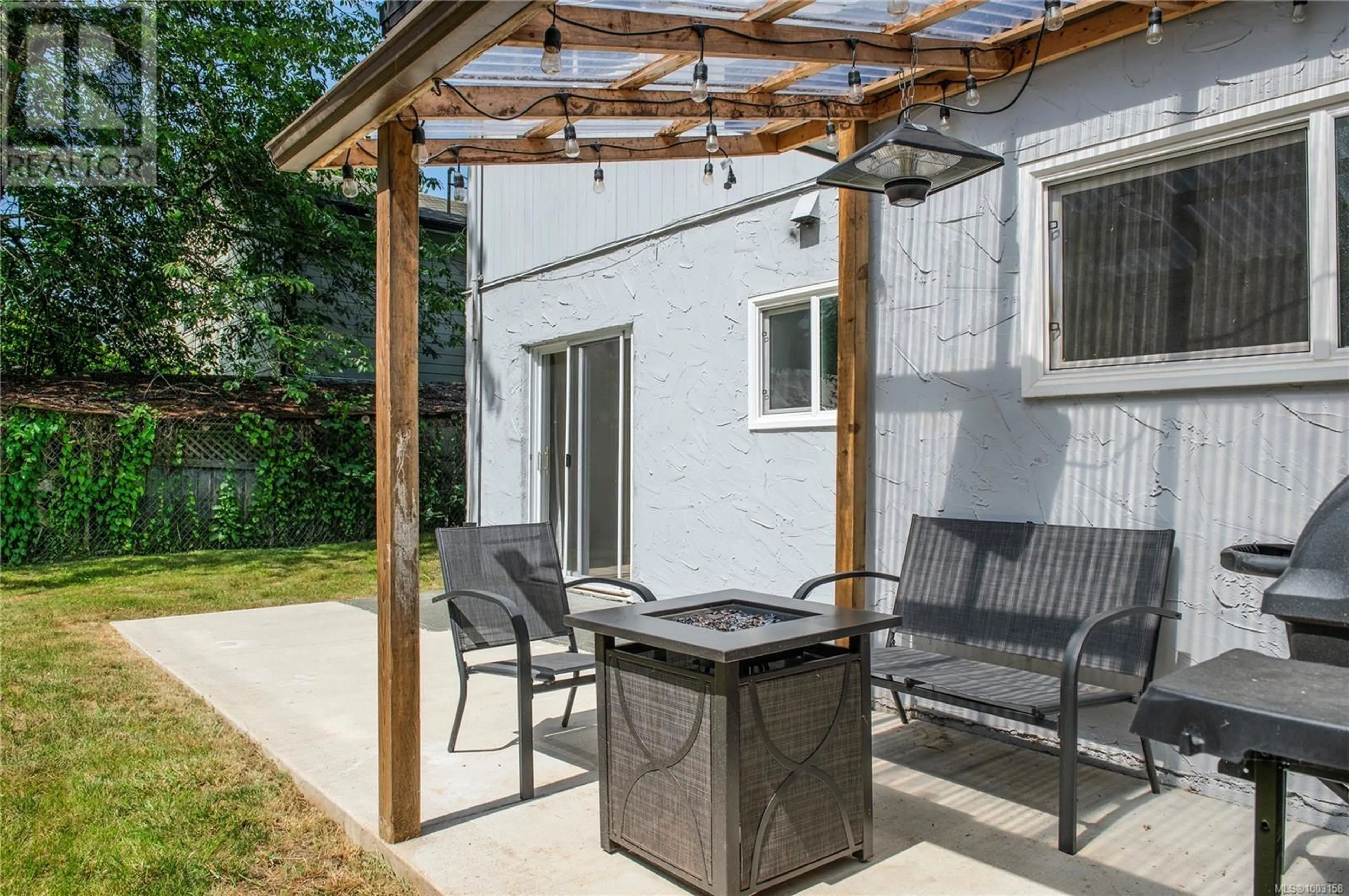 Patio, street for 1120 FIRST STREET, Courtenay British Columbia V9N1A9