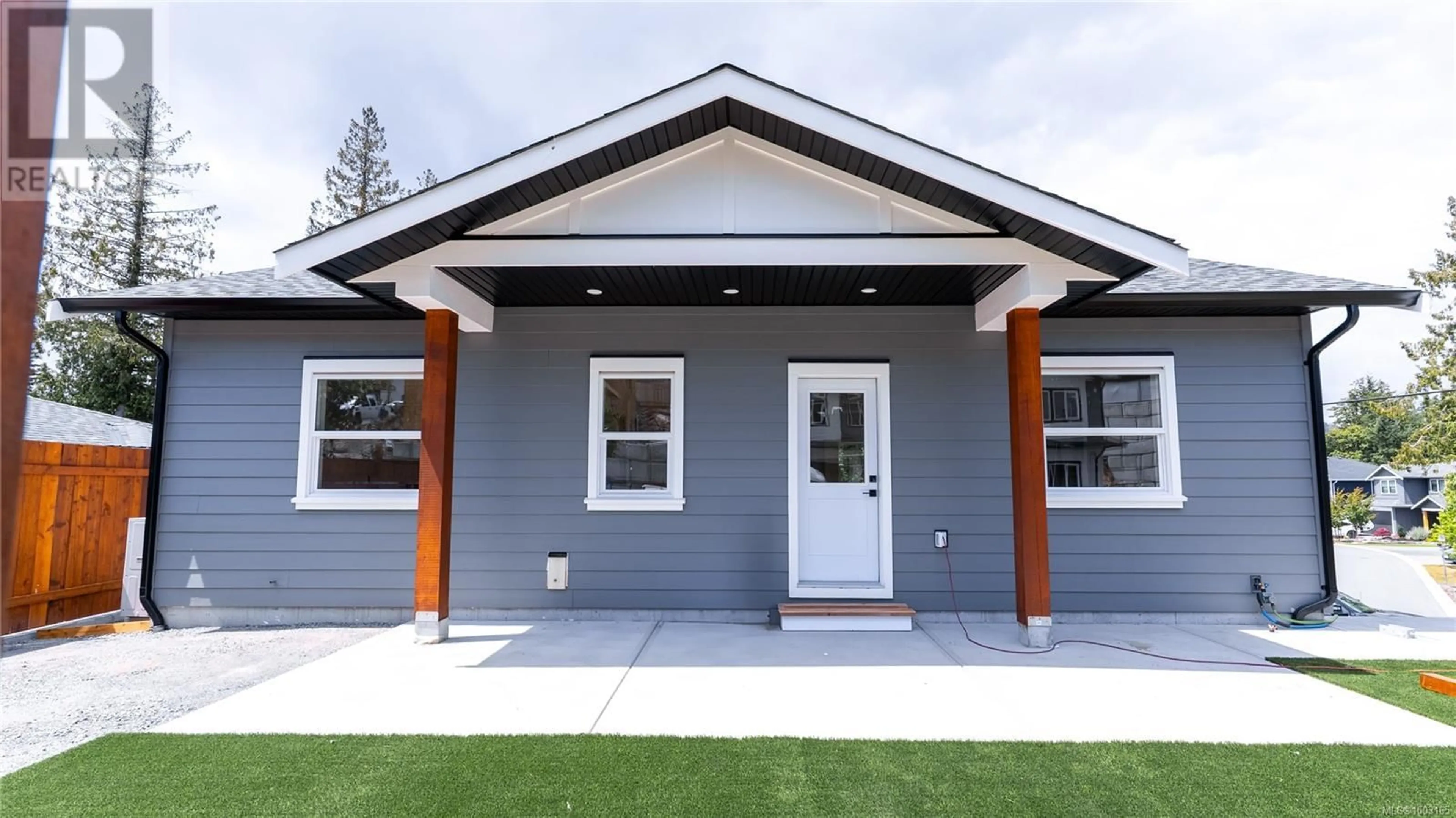 Home with vinyl exterior material, street for 641 FREDERIC ROAD, Langford British Columbia V9C3X3