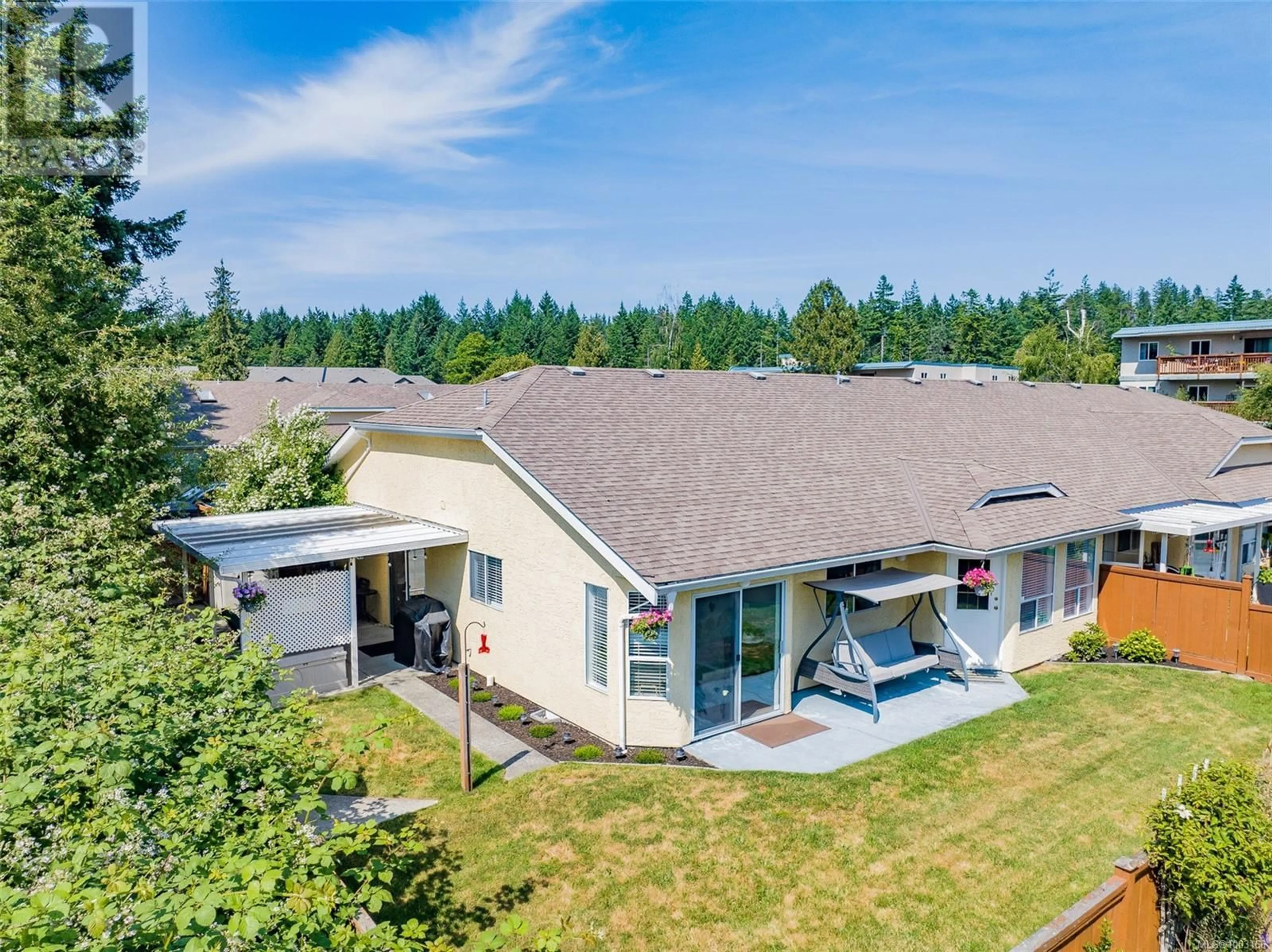 A pic from outside/outdoor area/front of a property/back of a property/a pic from drone, mountain view for 9 - 4750 UPLANDS DRIVE, Nanaimo British Columbia V9T5V1
