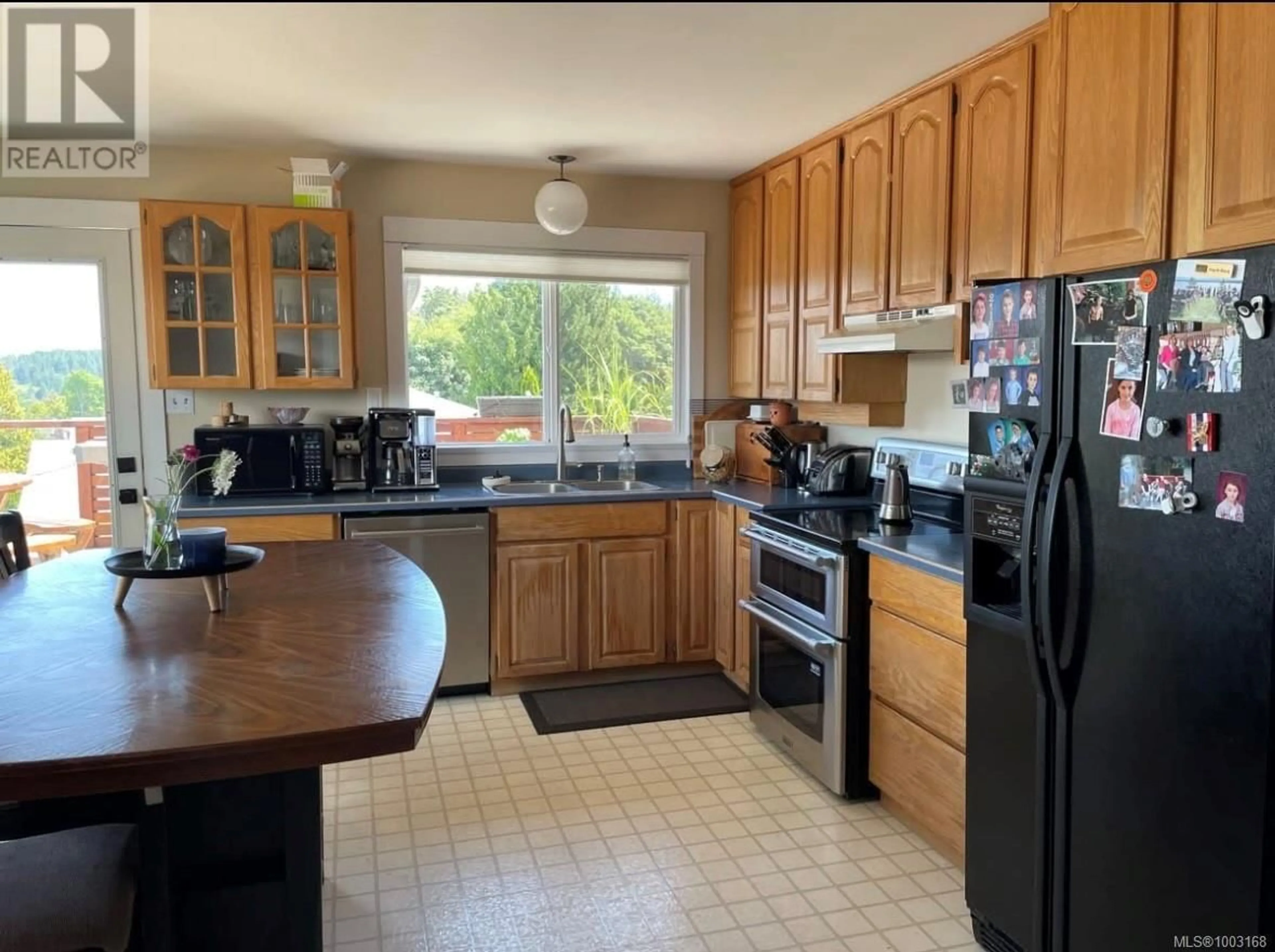 Standard kitchen, unknown for 15 CILAIRE DRIVE, Nanaimo British Columbia V9S3C9