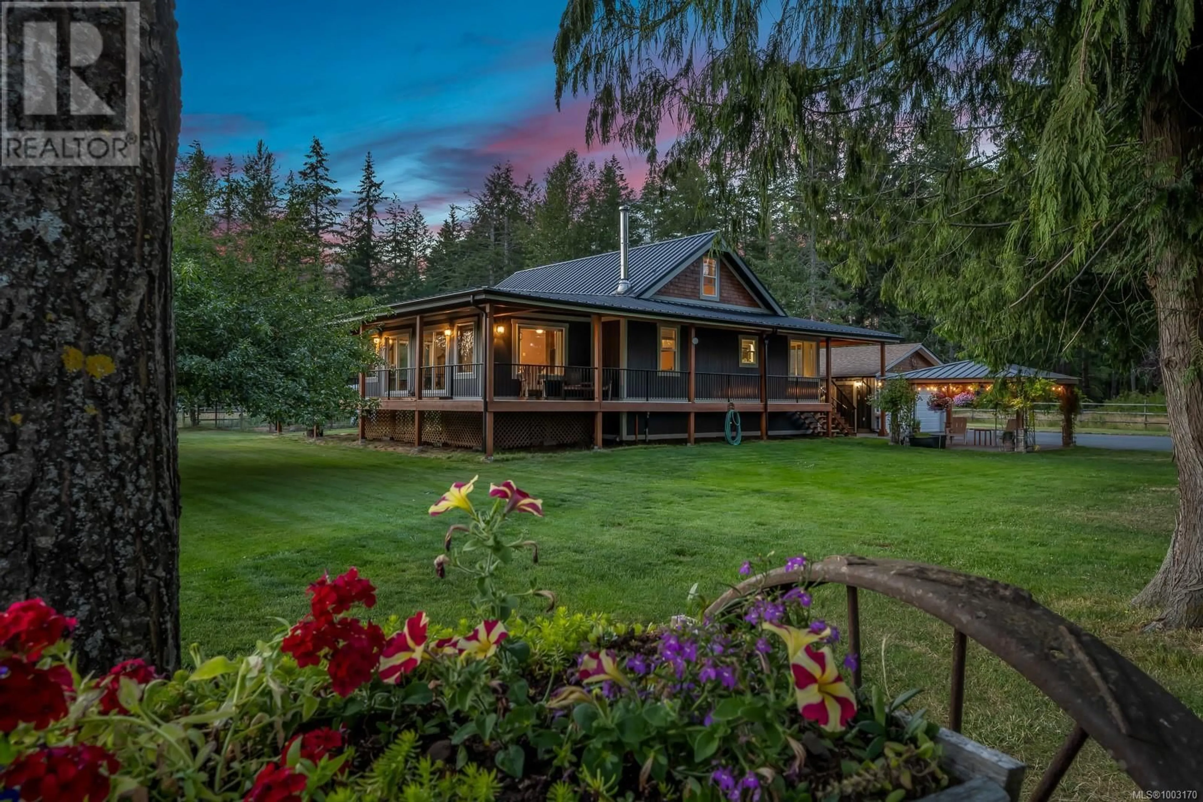 Patio, unknown for 6392 ISLAND HIGHWAY NORTH, Courtenay British Columbia V9J1T7