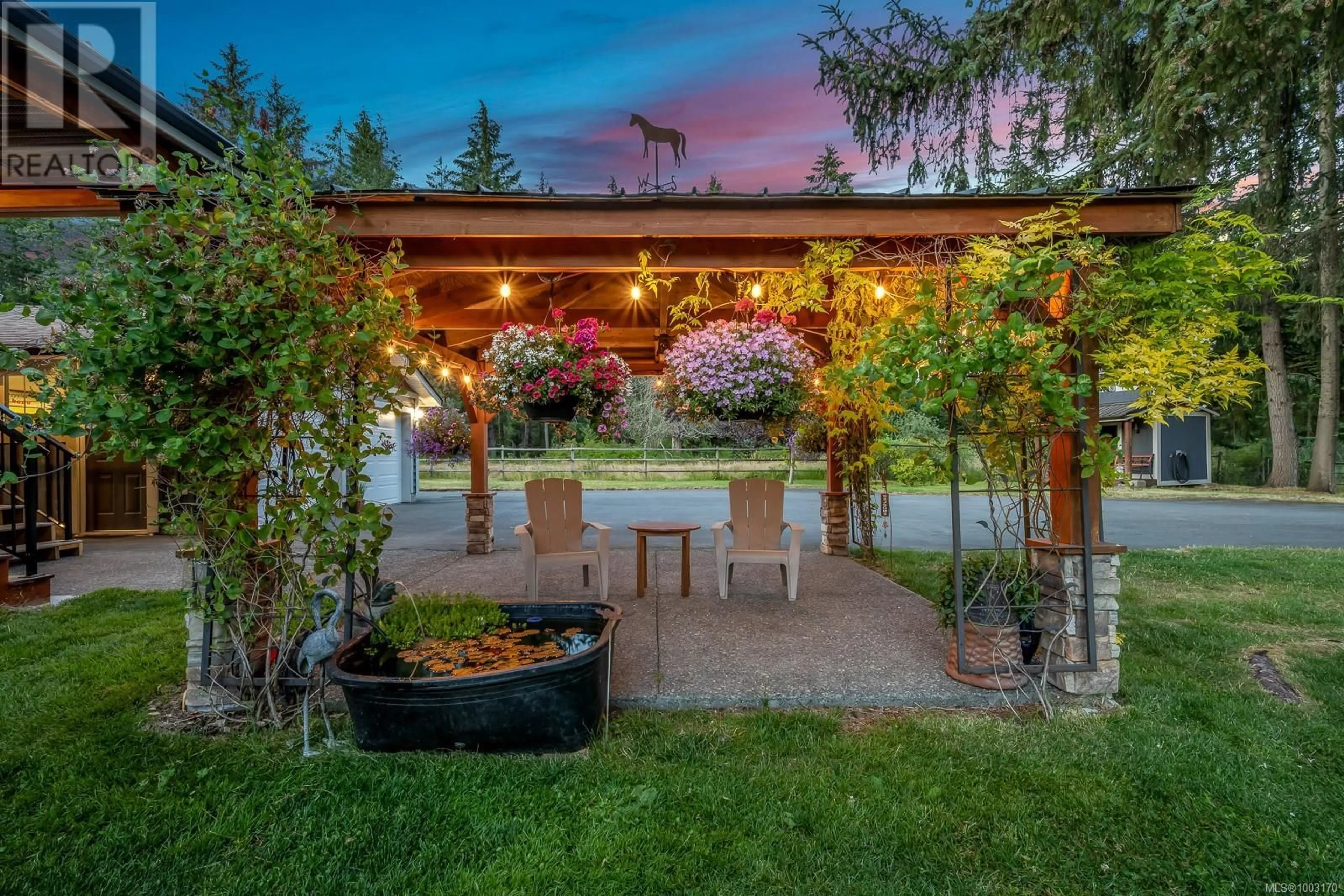 Patio, street for 6392 ISLAND HIGHWAY NORTH, Courtenay British Columbia V9J1T7