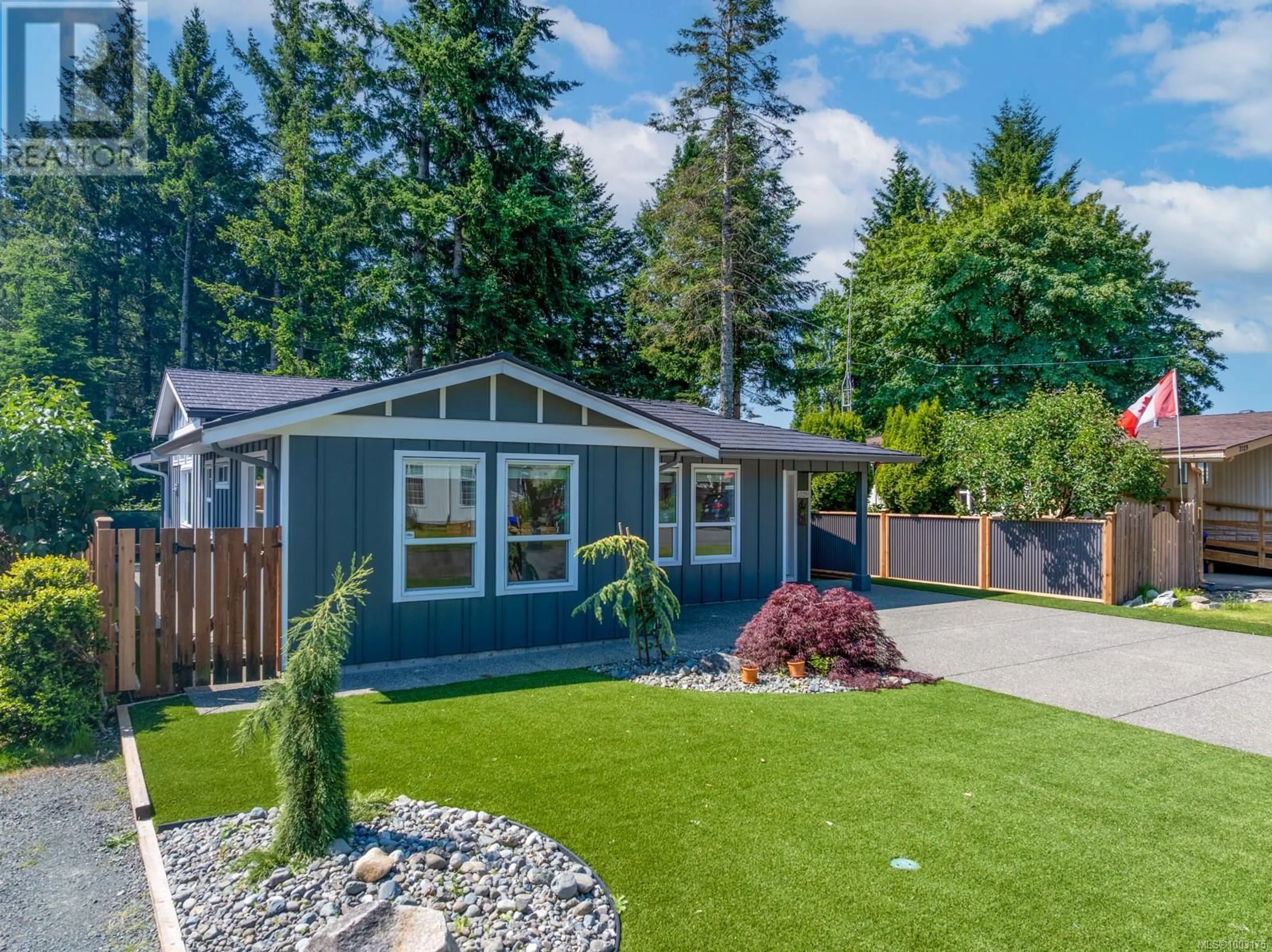 Home with vinyl exterior material, unknown for 2125 STADACONA DRIVE, Comox British Columbia V9M3P7