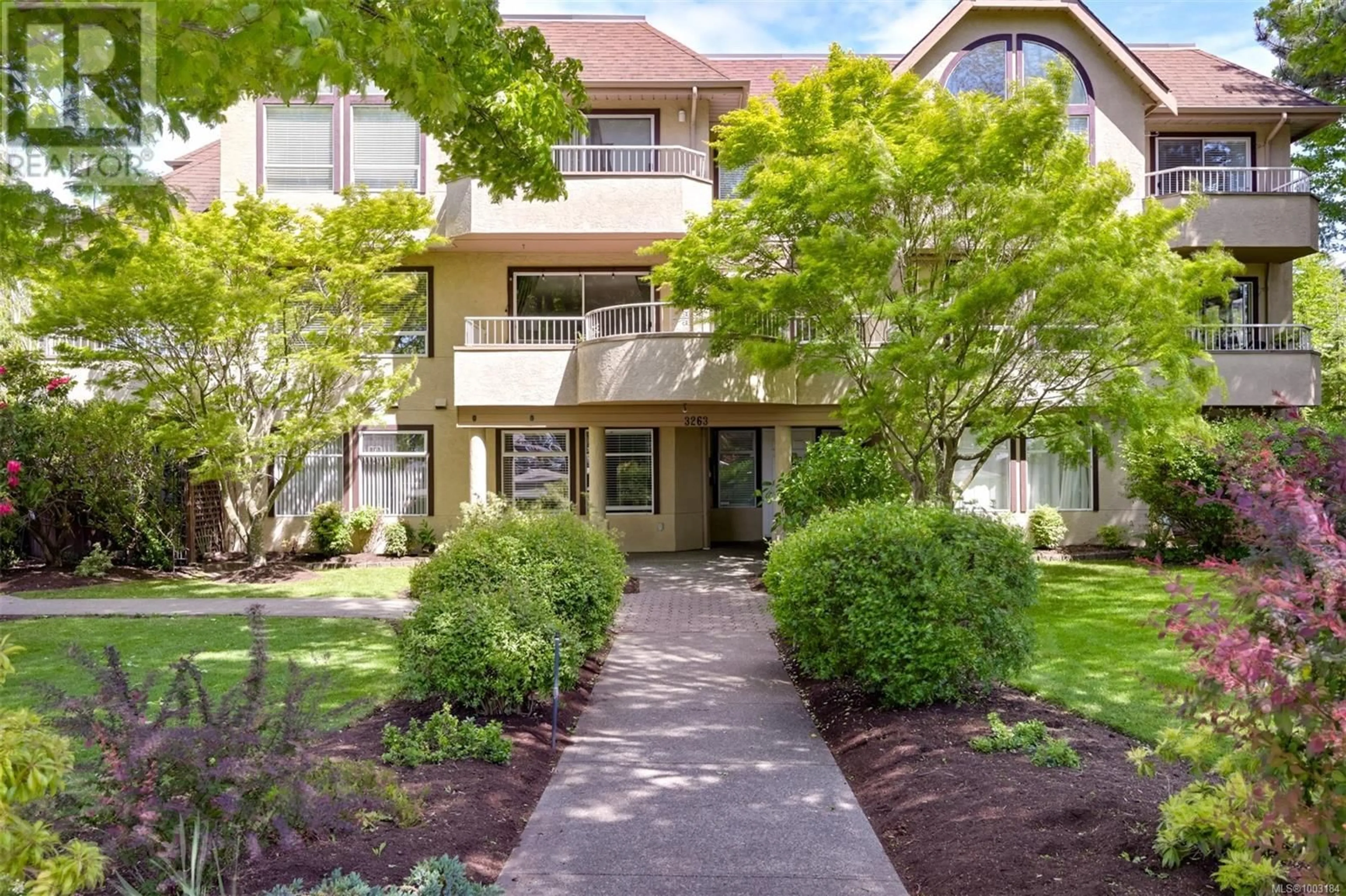 Patio, street for 205 - 3263 ALDER STREET, Saanich British Columbia V8X1P3