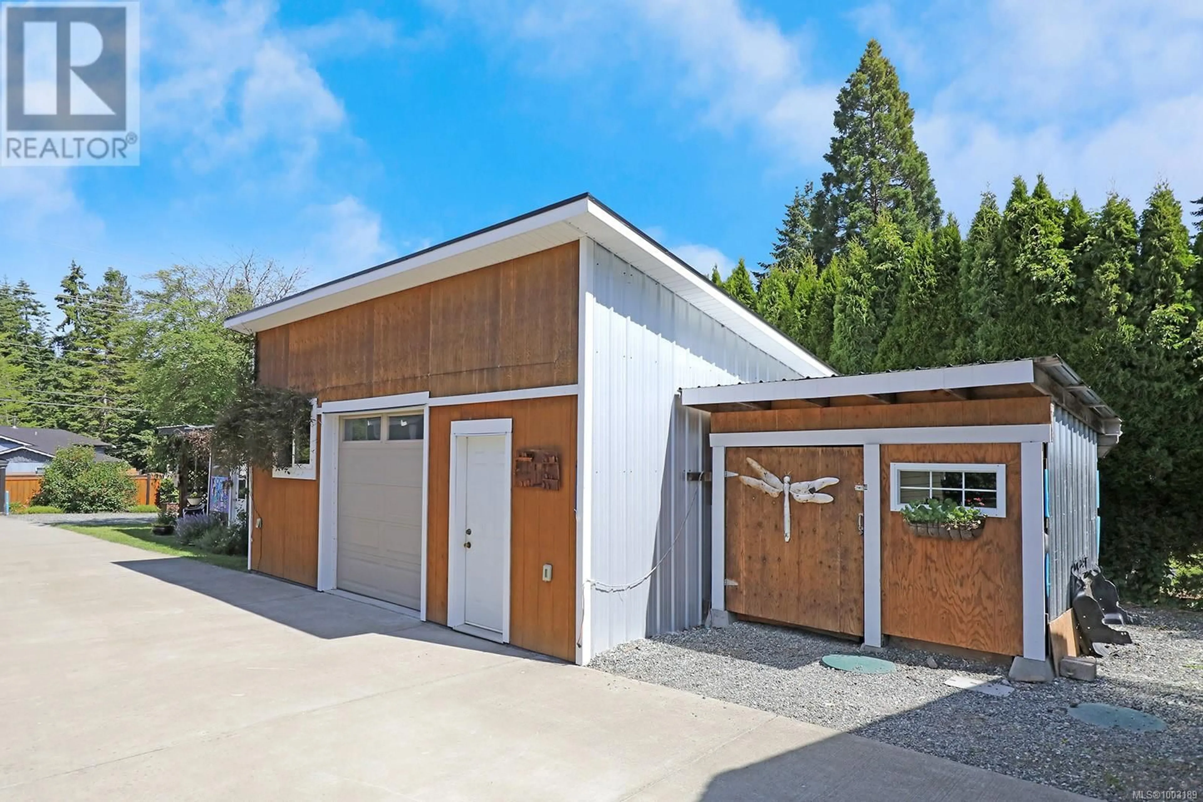Indoor garage for 3050/3048 BOOD ROAD, Courtenay British Columbia V9N9V2