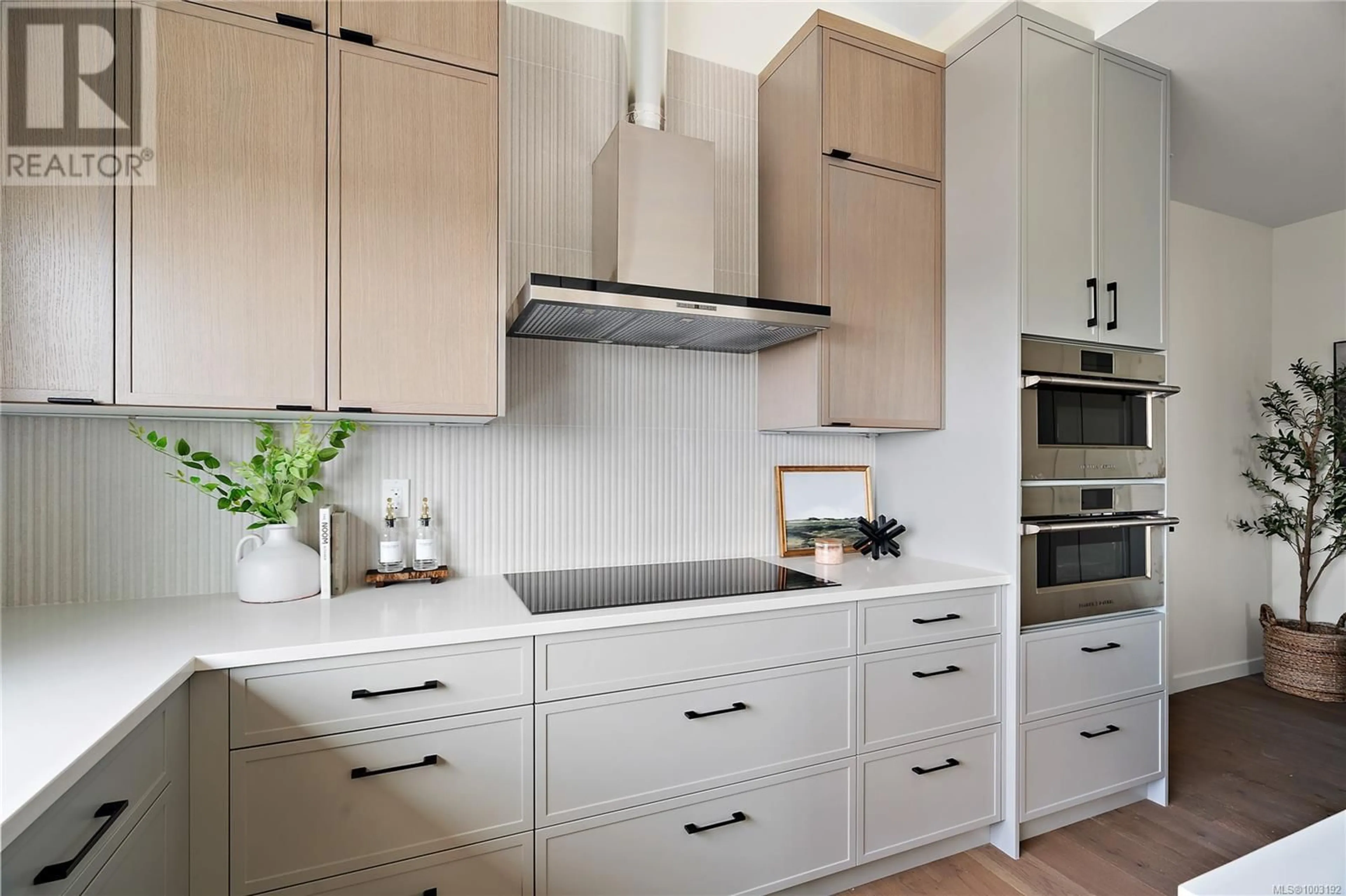 Contemporary kitchen, unknown for BPH2 - 1102 ESQUIMALT ROAD, Esquimalt British Columbia V9A6A1