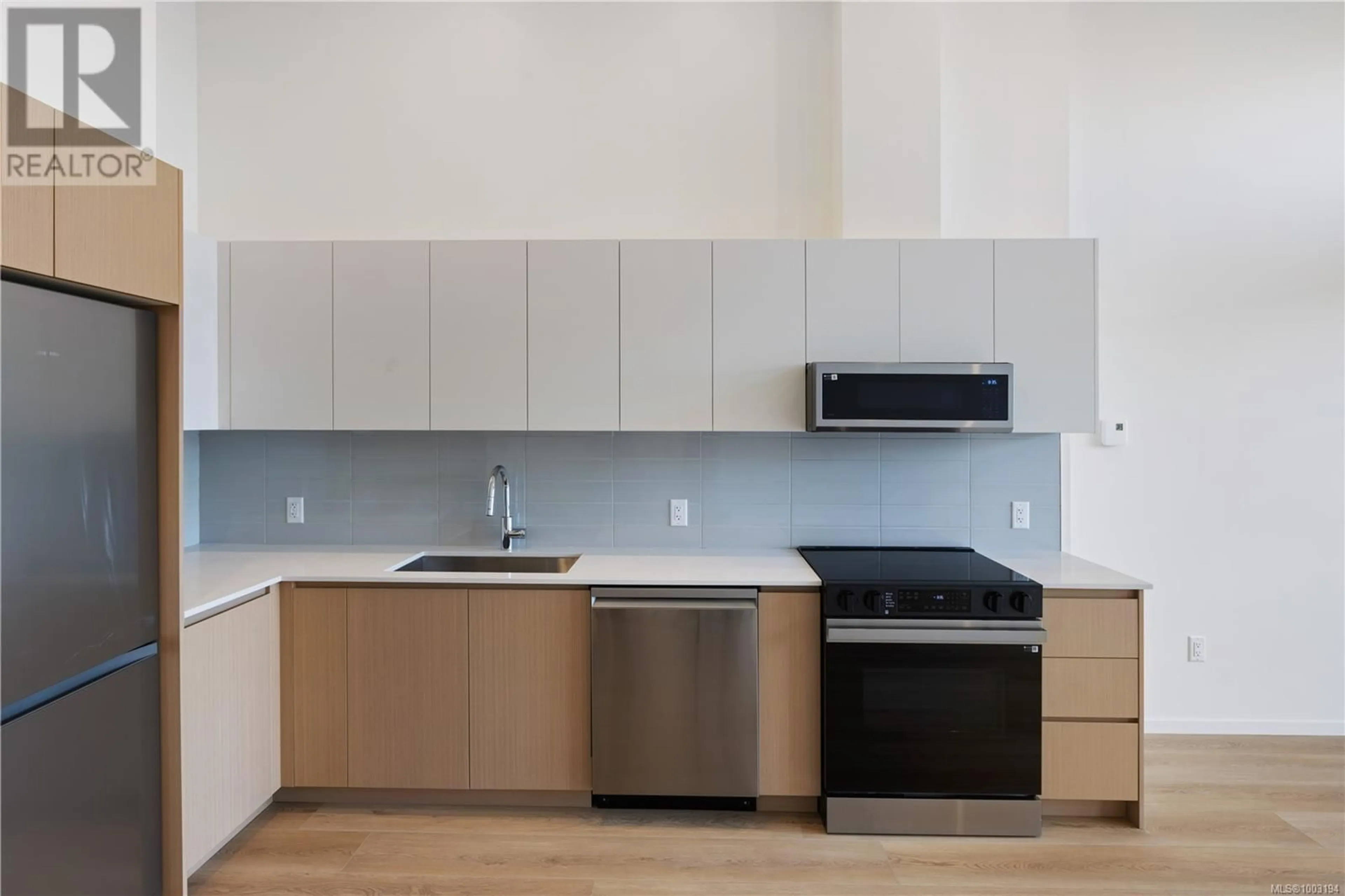 Standard kitchen, unknown for 207 - 2374 OAKVILLE AVENUE, Sidney British Columbia V8L1V5