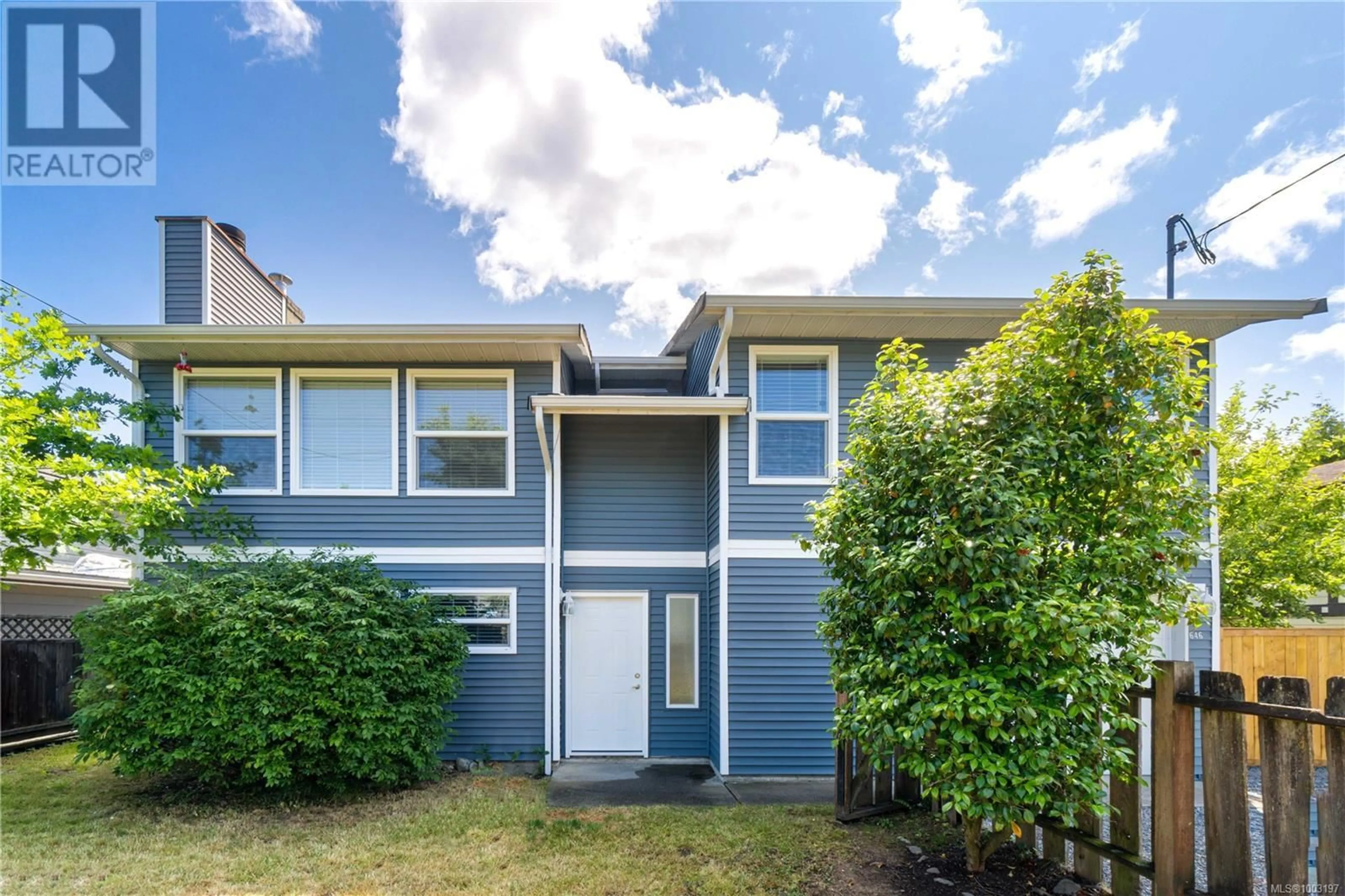 Home with vinyl exterior material, street for 646 GEORGIA AVENUE, Nanaimo British Columbia V9R3W2