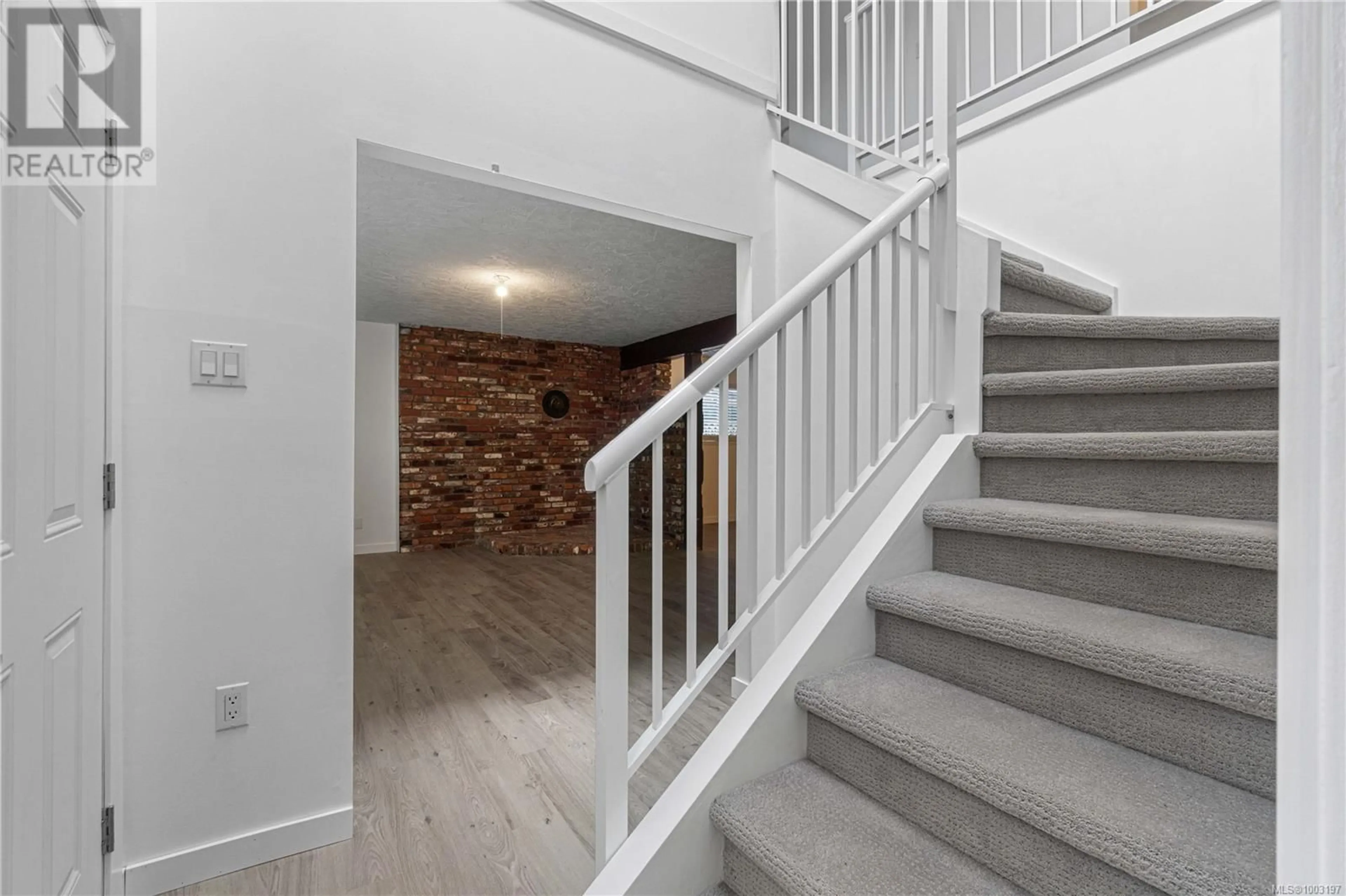 Stairs for 646 GEORGIA AVENUE, Nanaimo British Columbia V9R3W2