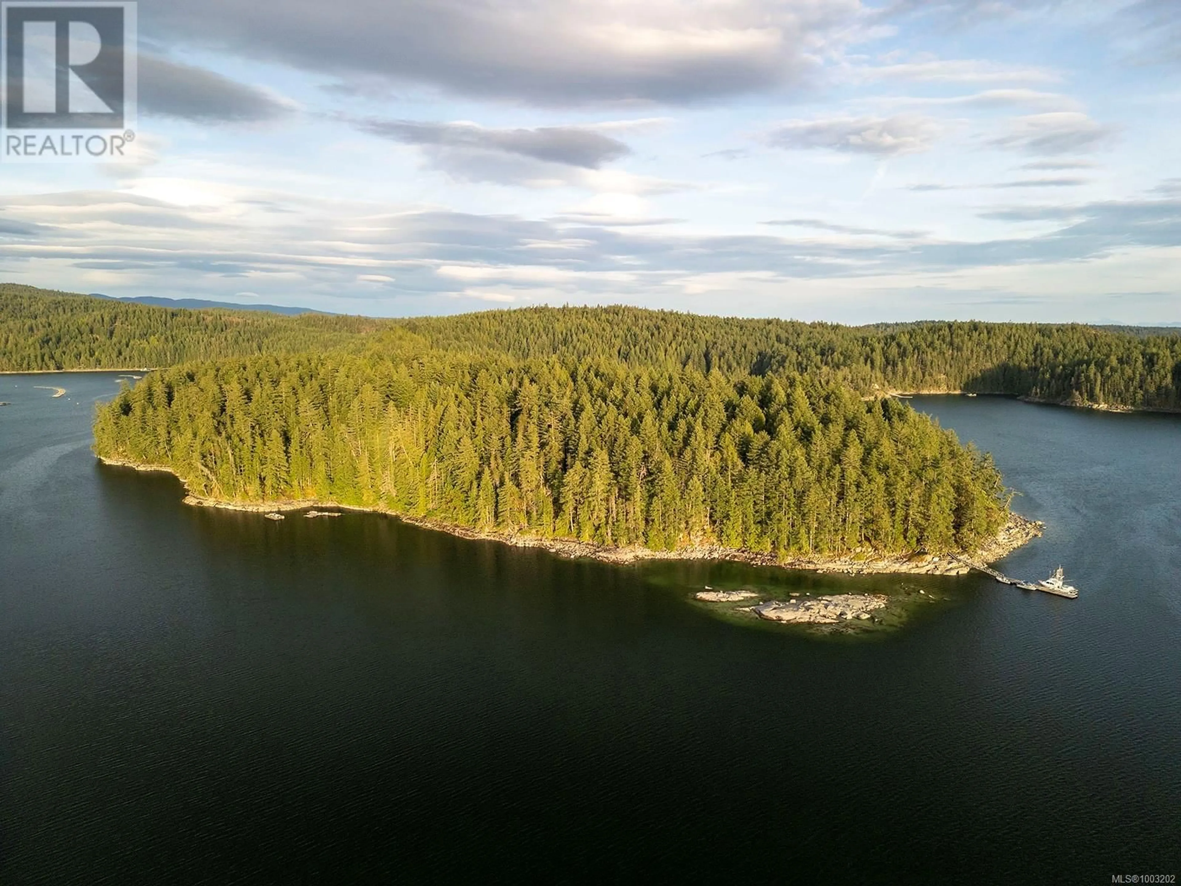 A pic from outside/outdoor area/front of a property/back of a property/a pic from drone, water/lake/river/ocean view for 0 TAN ISLAND, Cortes Island British Columbia V0P1Z0