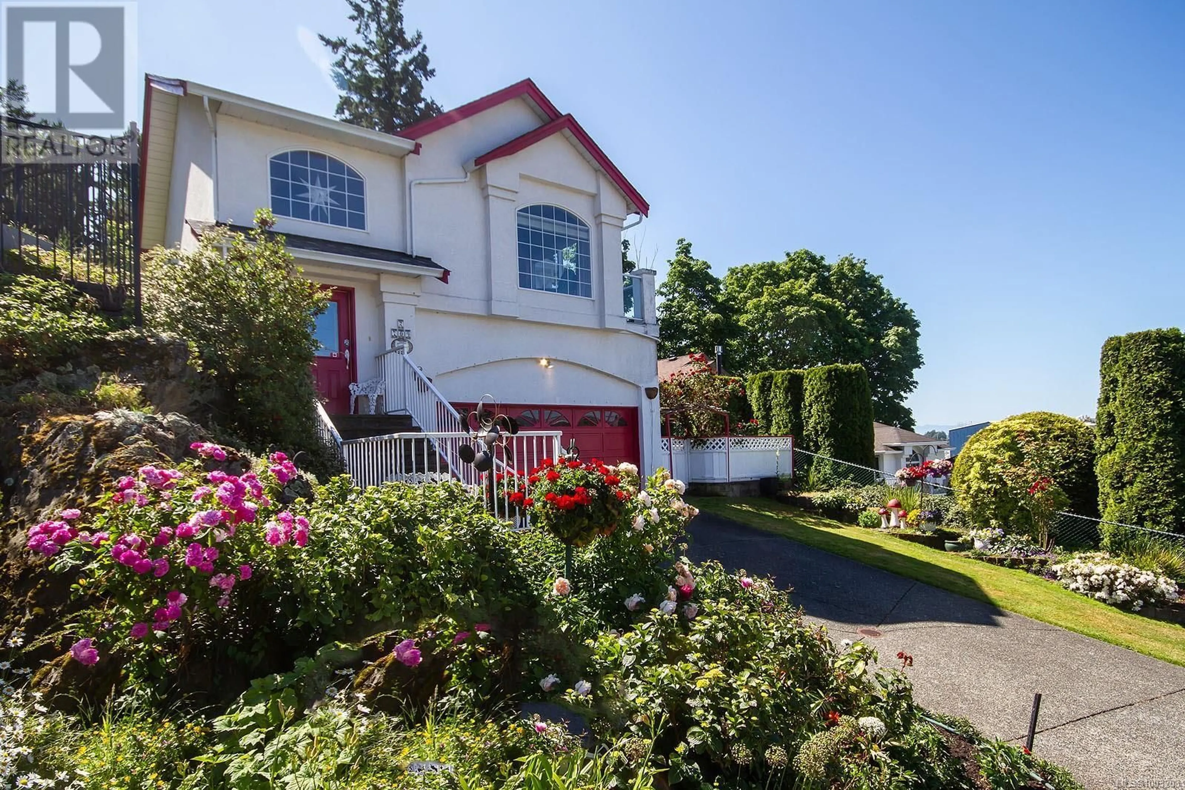 Unknown for 2 - 709 LUSCOMBE PLACE, Esquimalt British Columbia V9A7L6