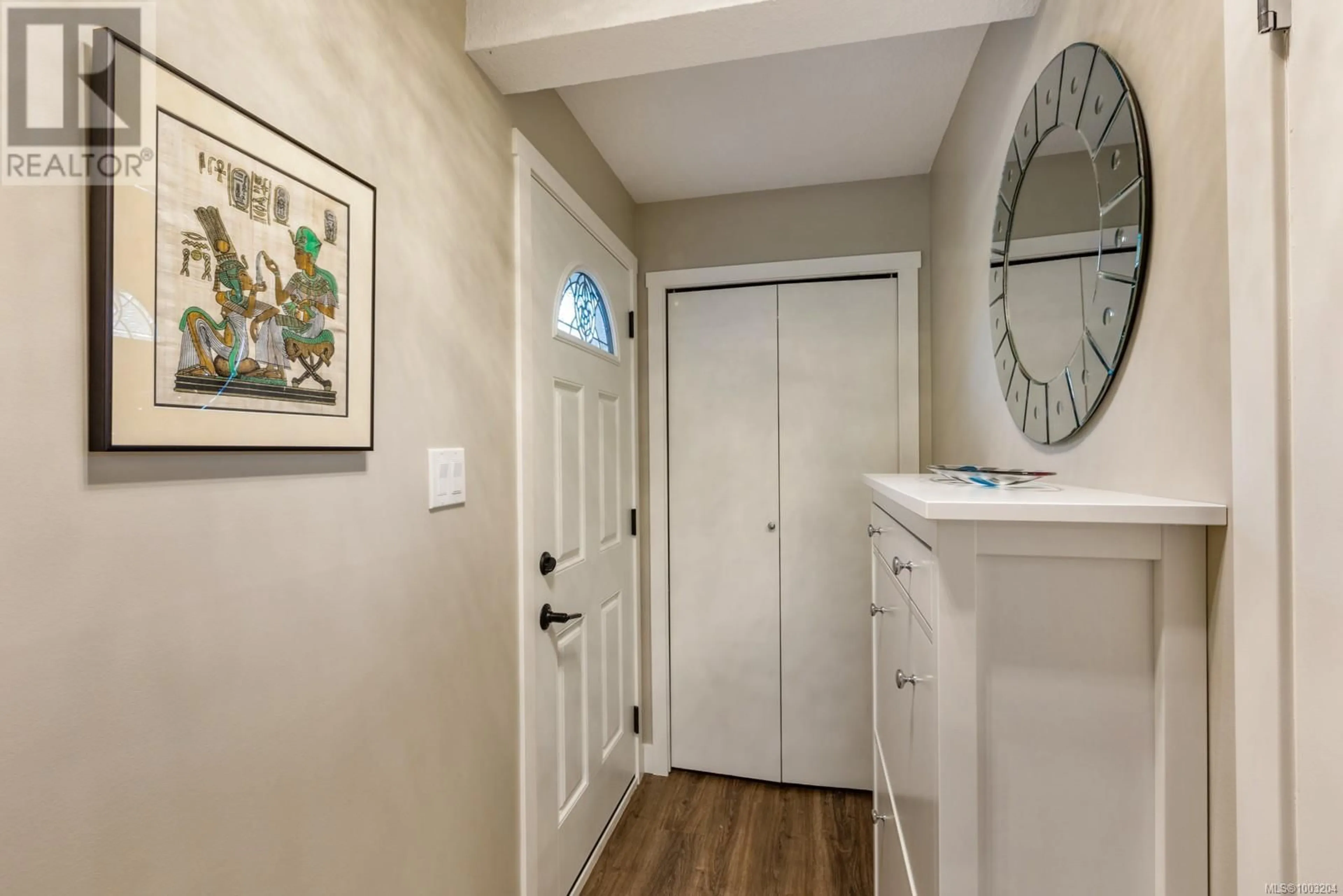Indoor entryway for 101 - 1537 NOEL AVENUE, Comox British Columbia V9M3H8