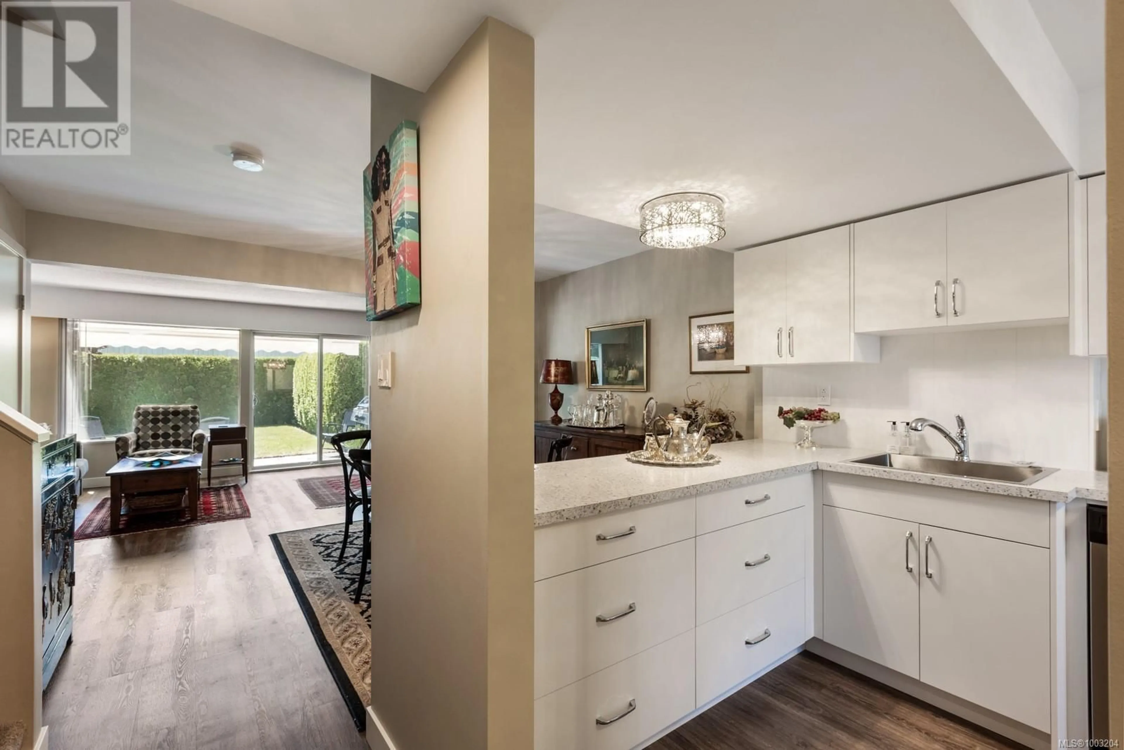 Open concept kitchen, ceramic/tile floor for 101 - 1537 NOEL AVENUE, Comox British Columbia V9M3H8