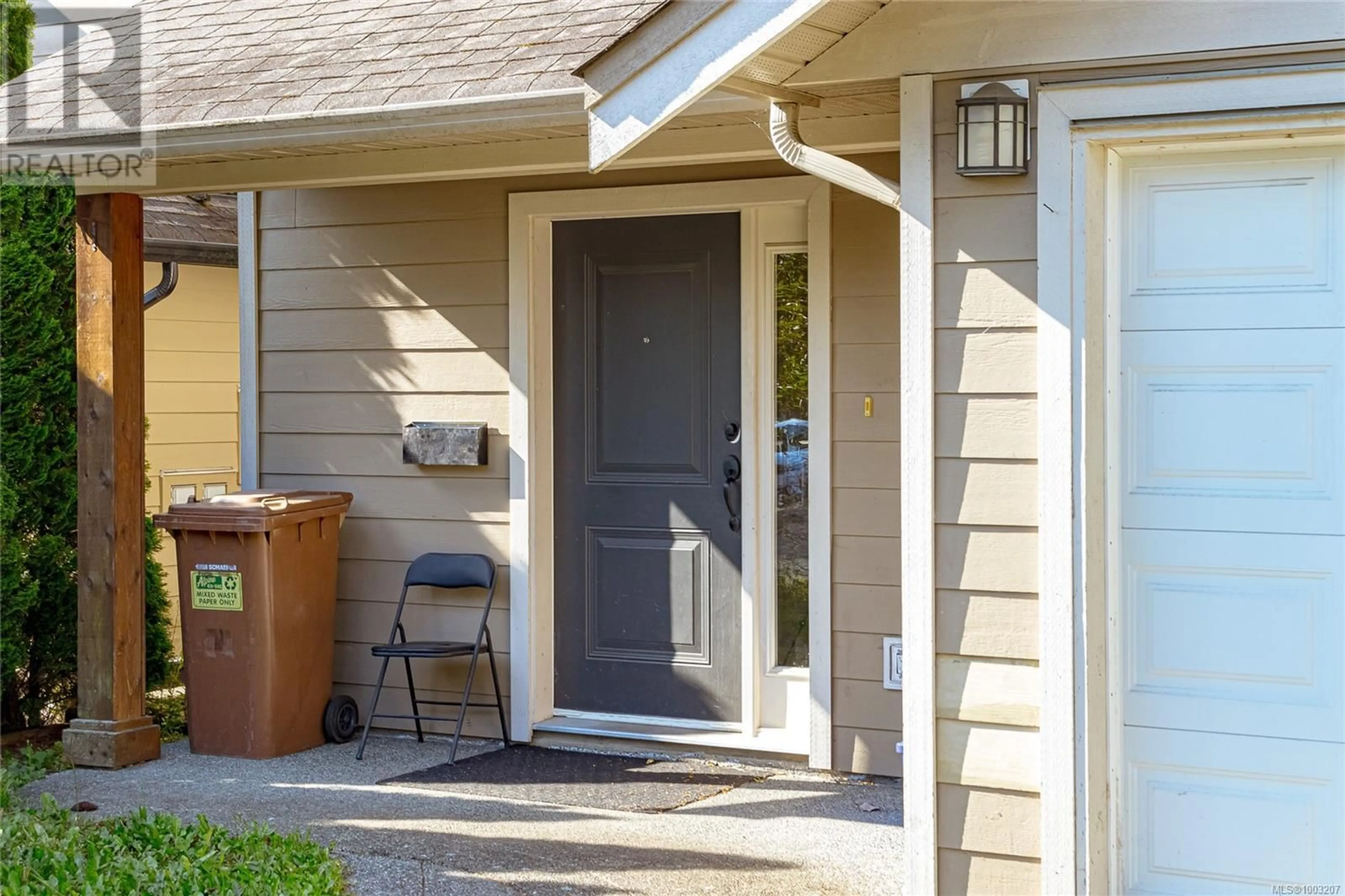 Patio, street for 955 GLEN WILLOW PLACE, Langford British Columbia V9B3W4