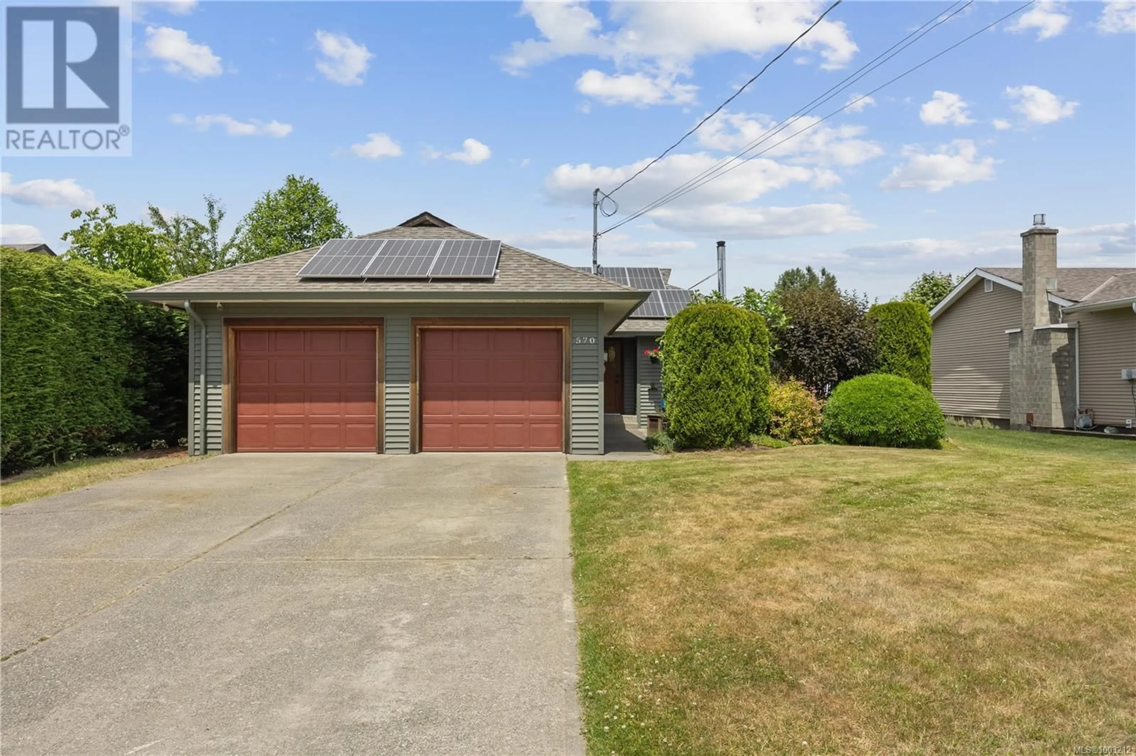 A pic from outside/outdoor area/front of a property/back of a property/a pic from drone, street for 570 GRAYSON ROAD, Campbell River British Columbia V9W6K4
