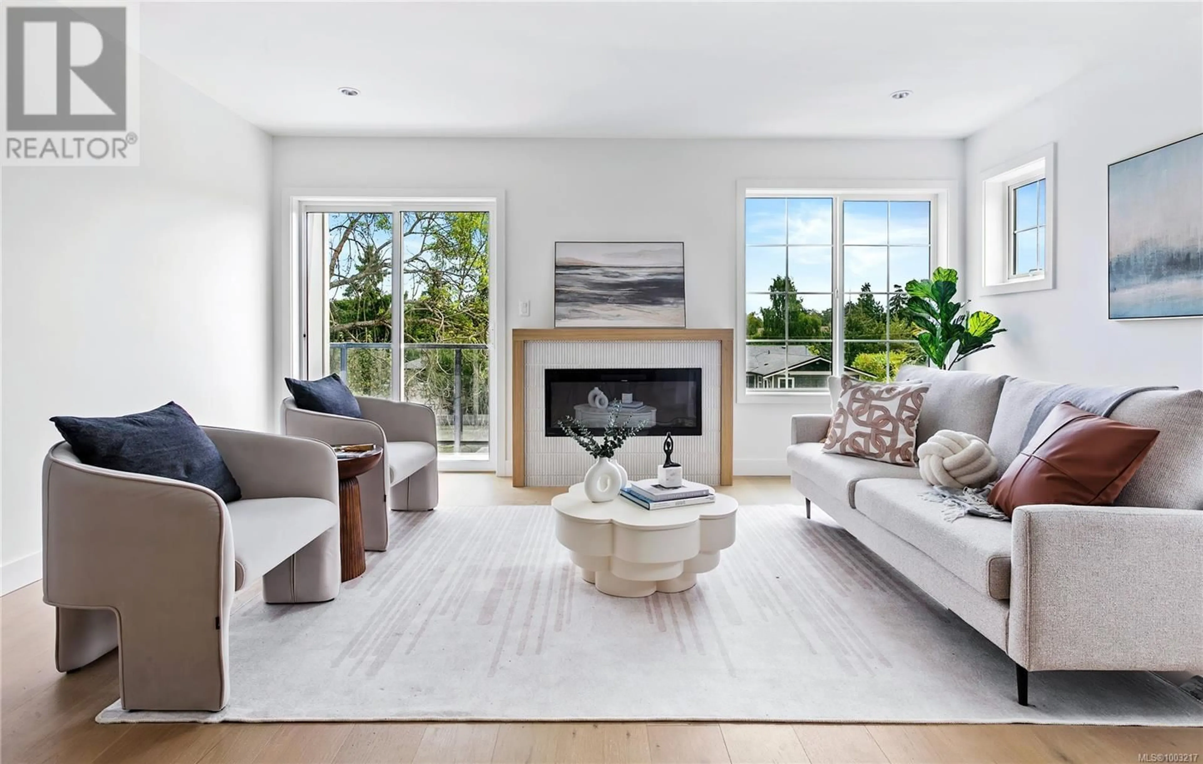 Living room with furniture, unknown for Unit 3 - 3907 CEDAR HILL ROAD, Saanich British Columbia V8P3Z8