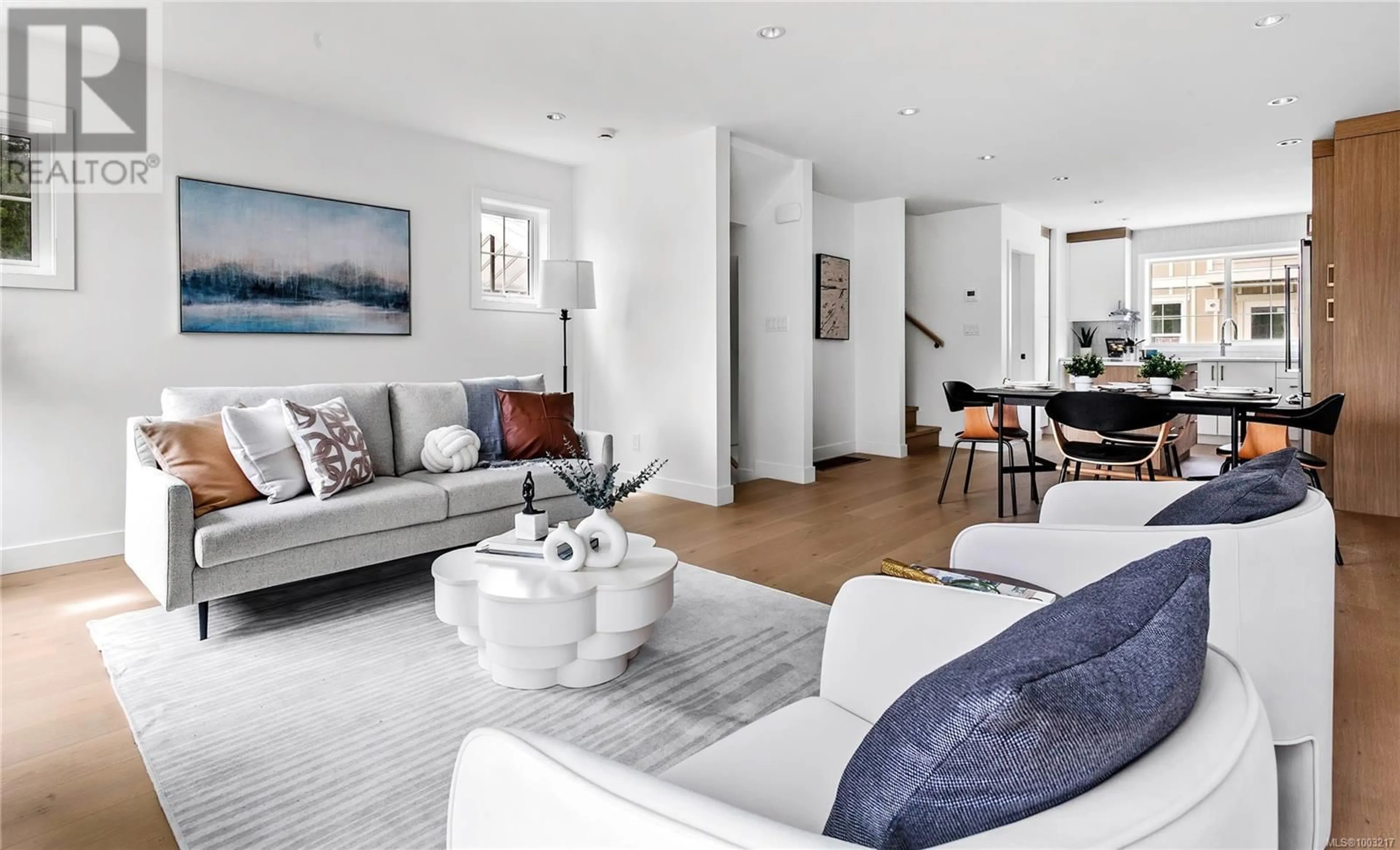 Living room with furniture, unknown for Unit 3 - 3907 CEDAR HILL ROAD, Saanich British Columbia V8P3Z8