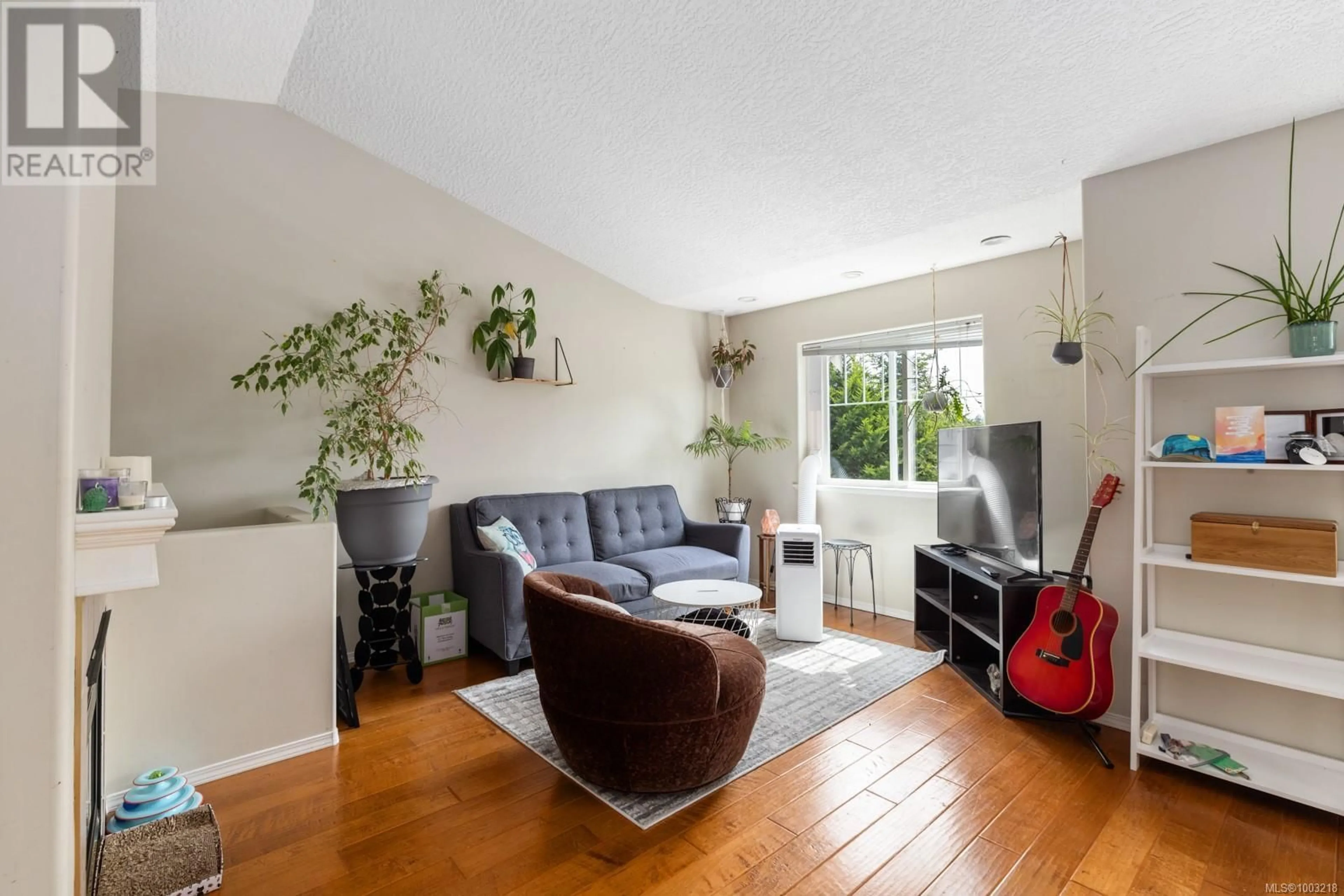 Living room with furniture, unknown for 3166 GOLAB PLACE, Duncan British Columbia V9L5H2