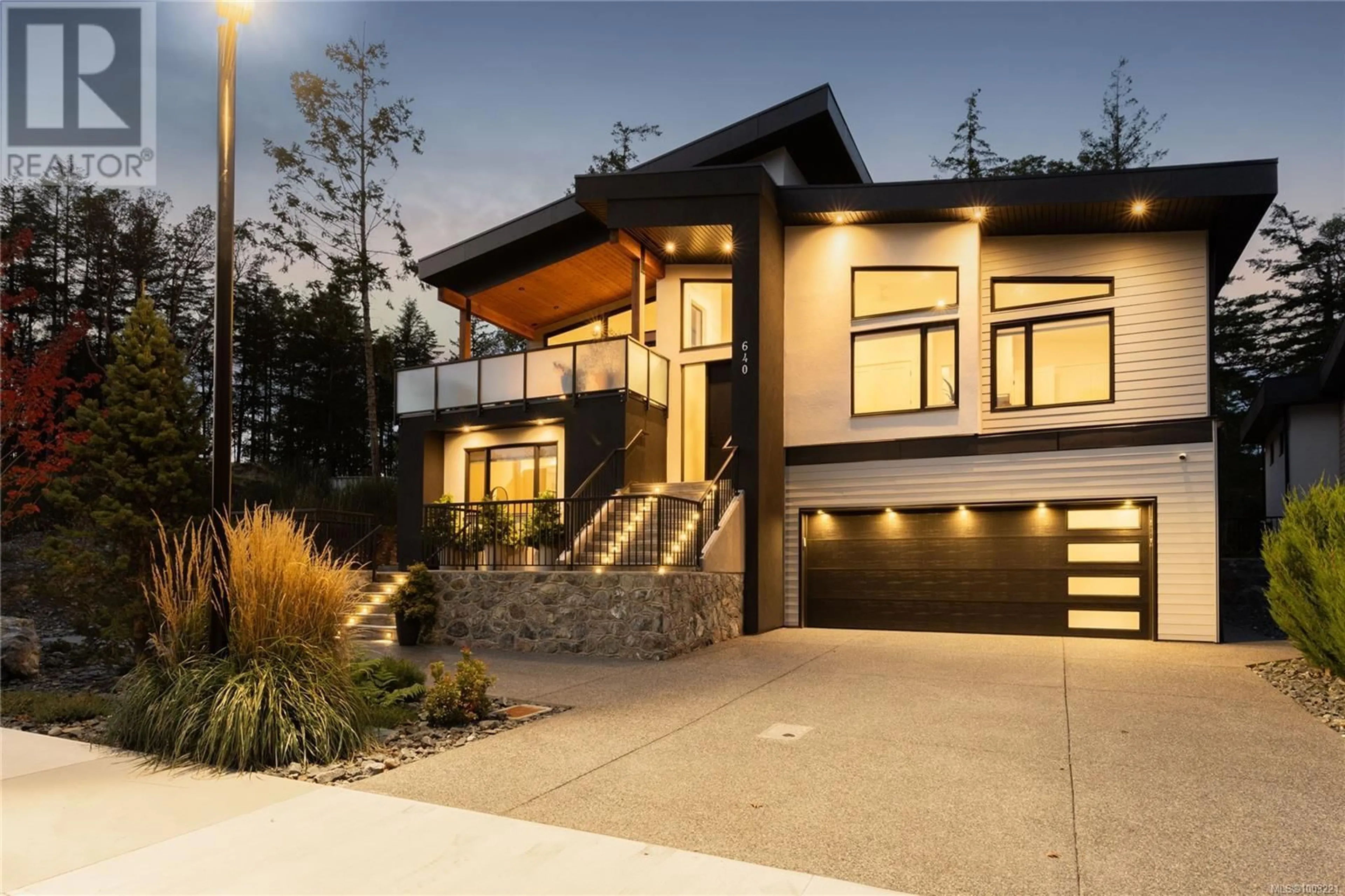 Home with brick exterior material, street for 640 MEDALIST AVENUE, Colwood British Columbia V9C0C3