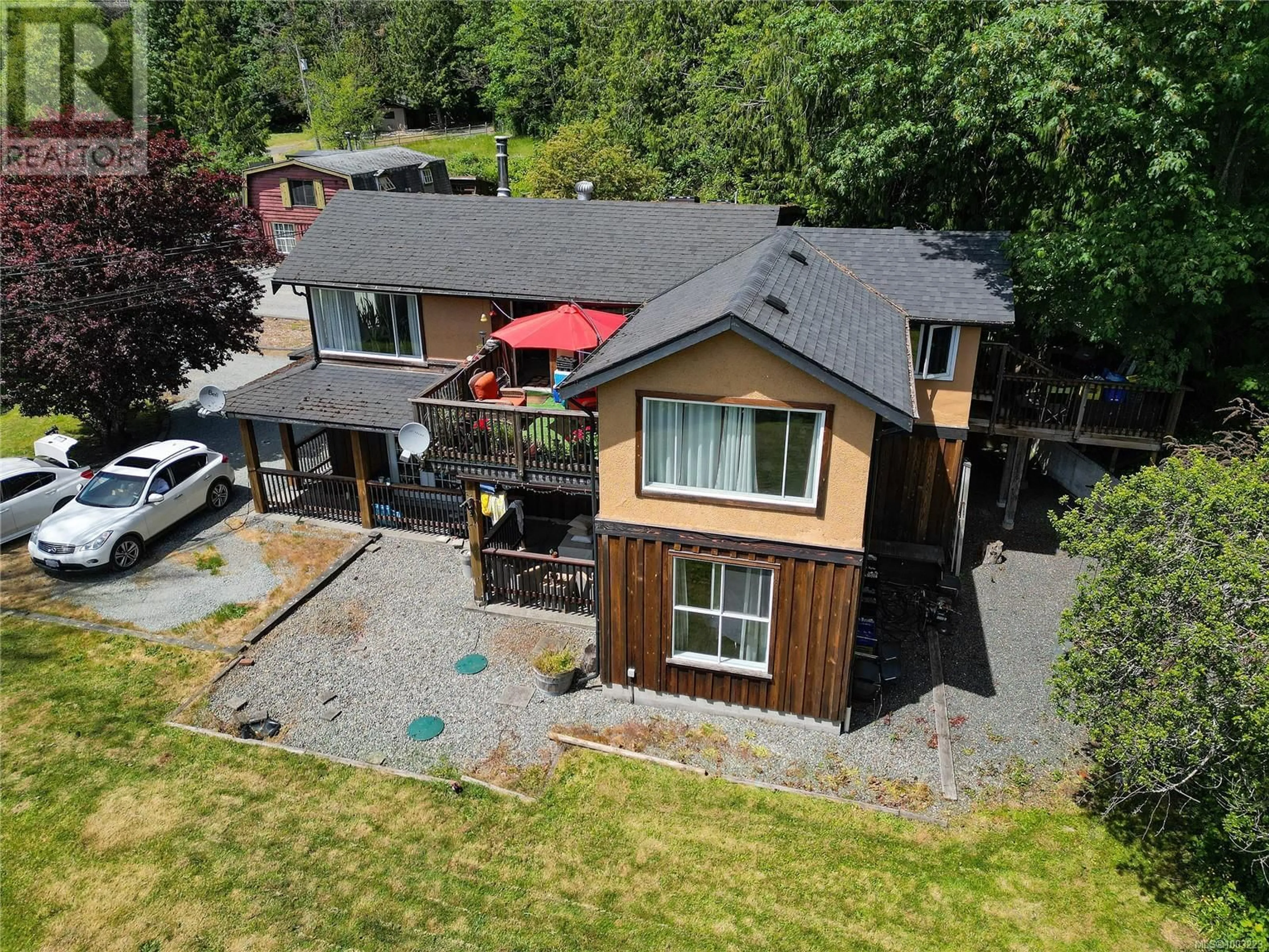 A pic from outside/outdoor area/front of a property/back of a property/a pic from drone, unknown for 5440 SOOKE ROAD, Sooke British Columbia V9Z0C8