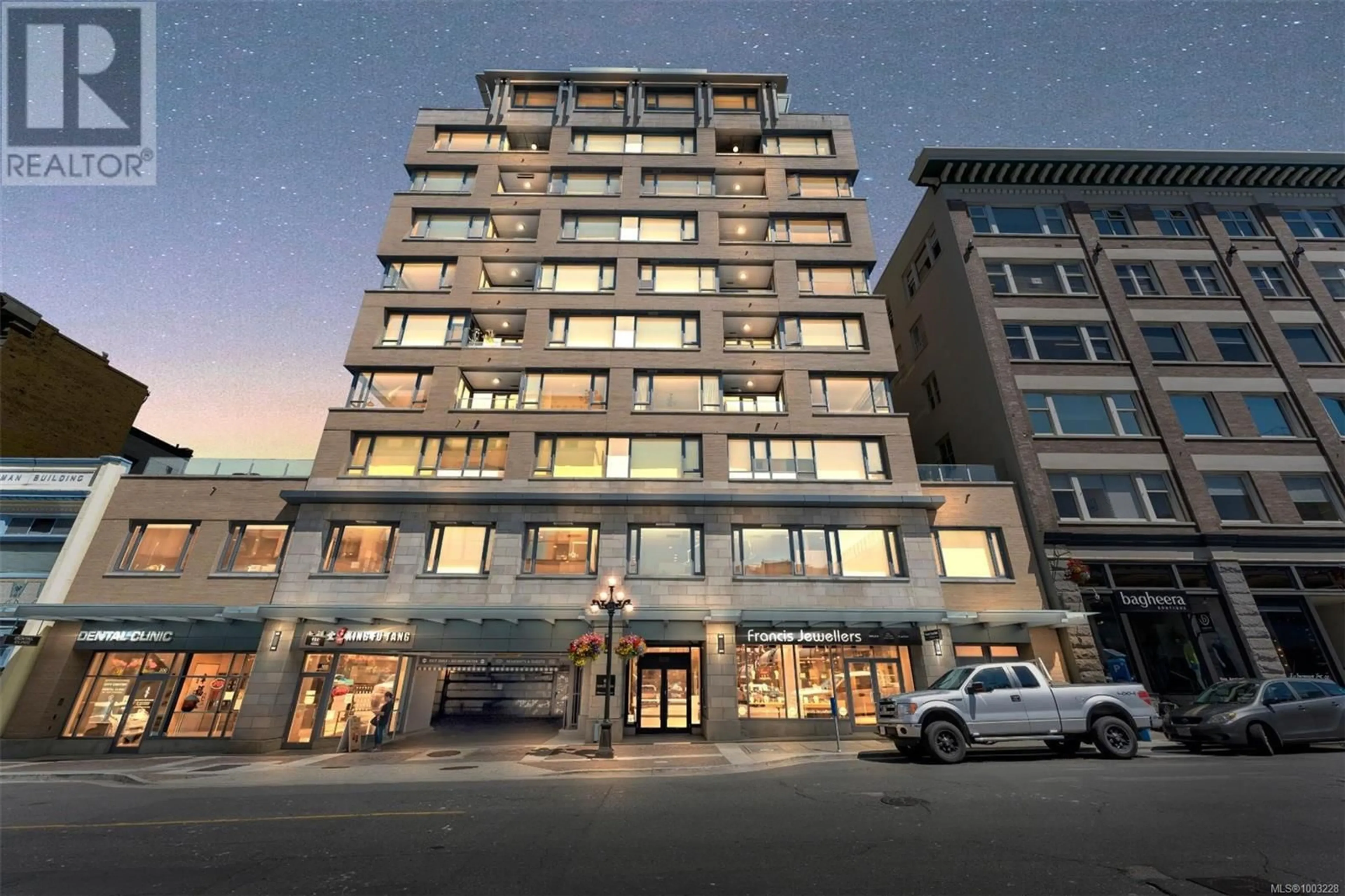 Indoor foyer for 701 - 608 BROUGHTON STREET, Victoria British Columbia V8W1C7