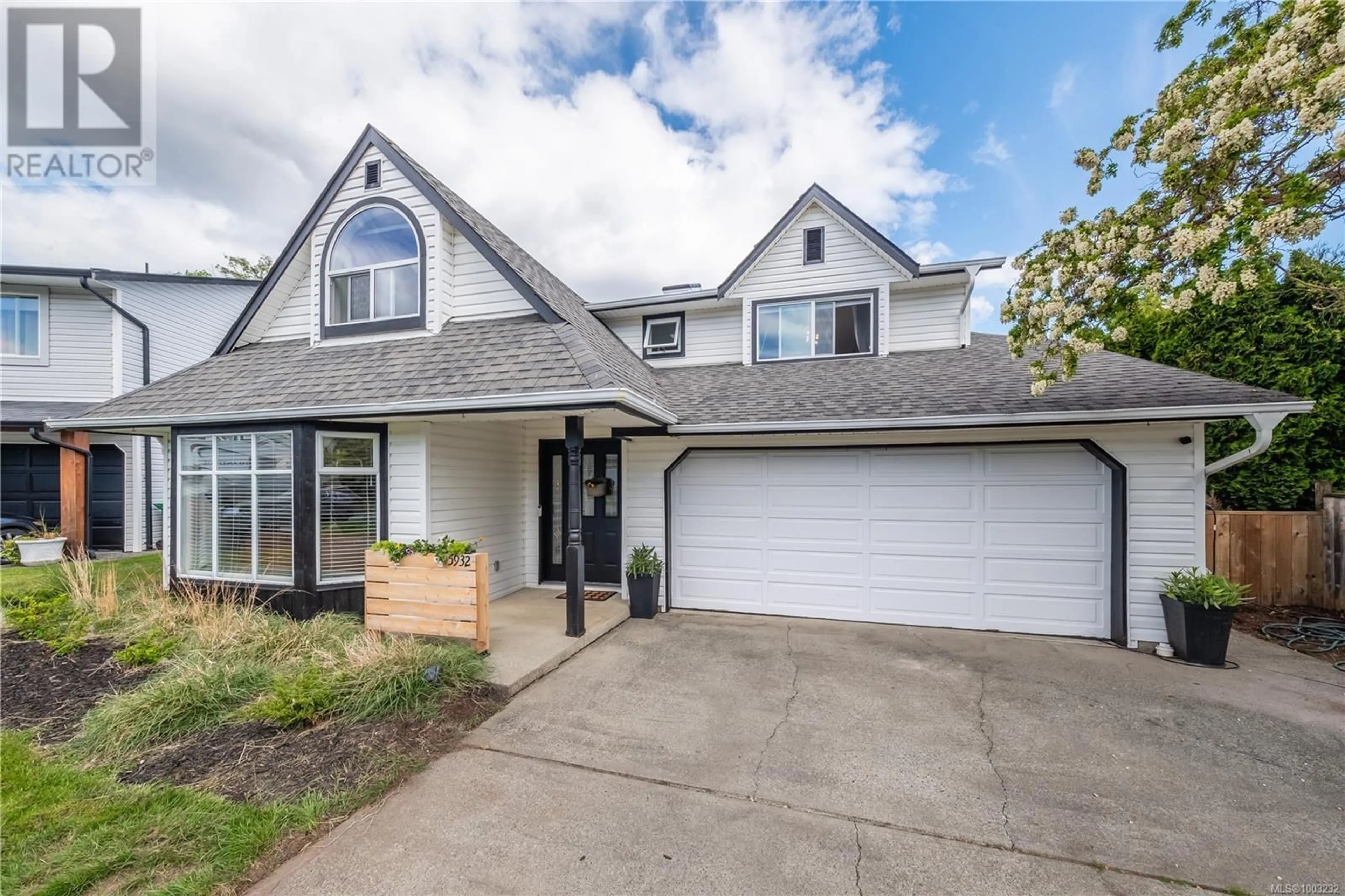 Home with vinyl exterior material, street for 5932 TASHA PLACE, Nanaimo British Columbia V9V1J4
