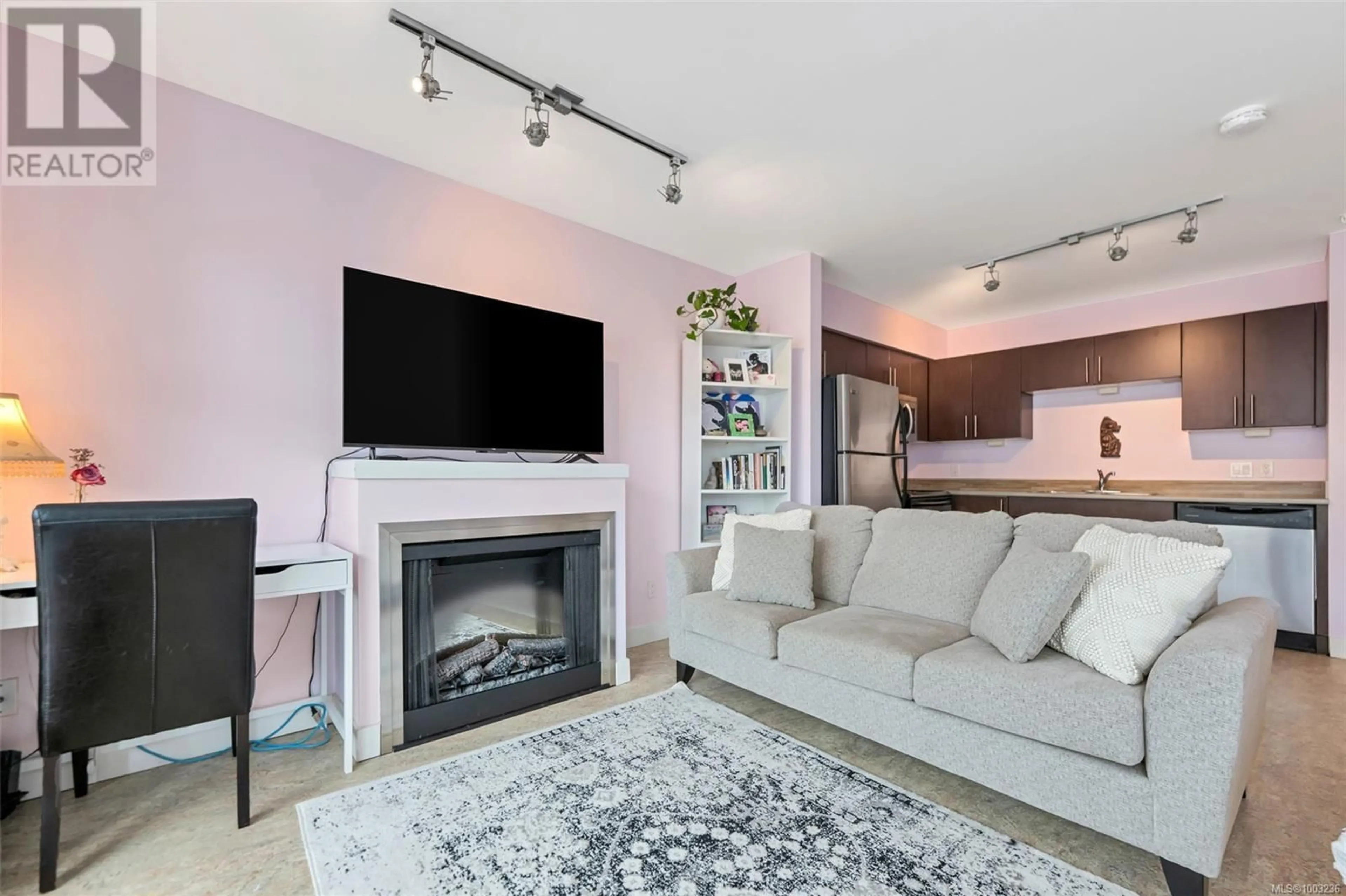 Living room with furniture, unknown for 316 - 797 TYEE ROAD, Victoria British Columbia V9A7R4